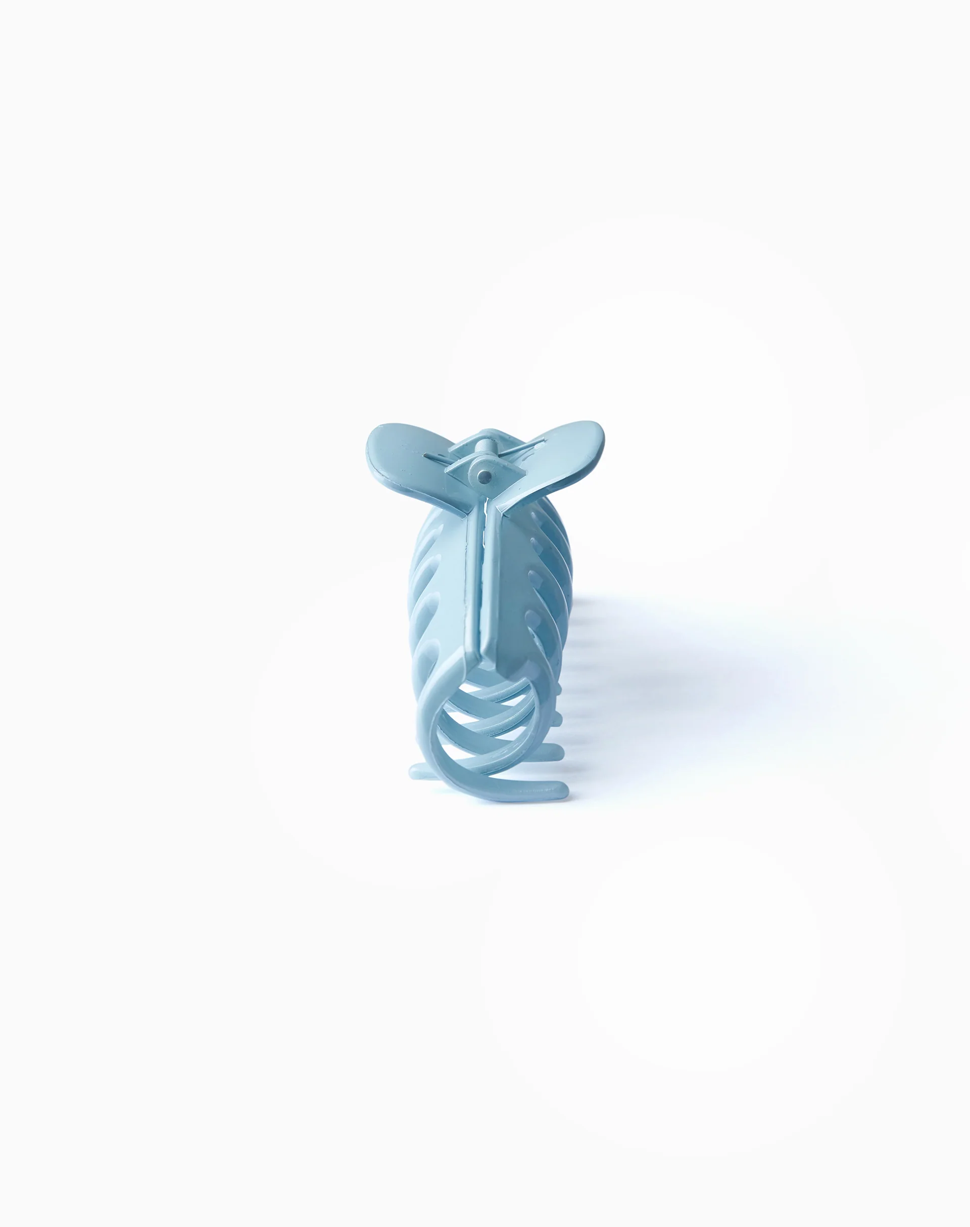 Lenta Hair Claw in Blue - Image 4