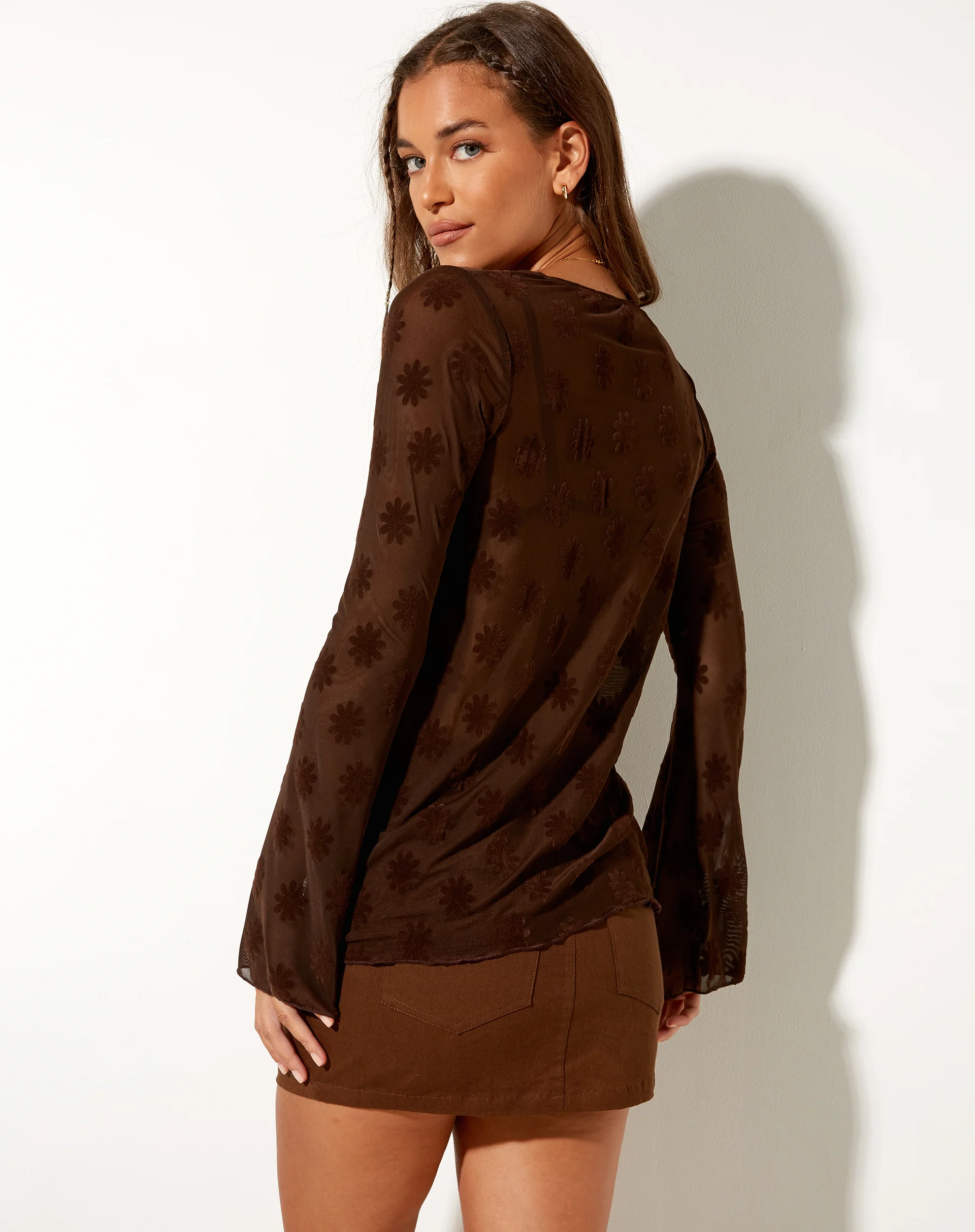 Leon Cardi in Brown Flock Daisy - Image 3