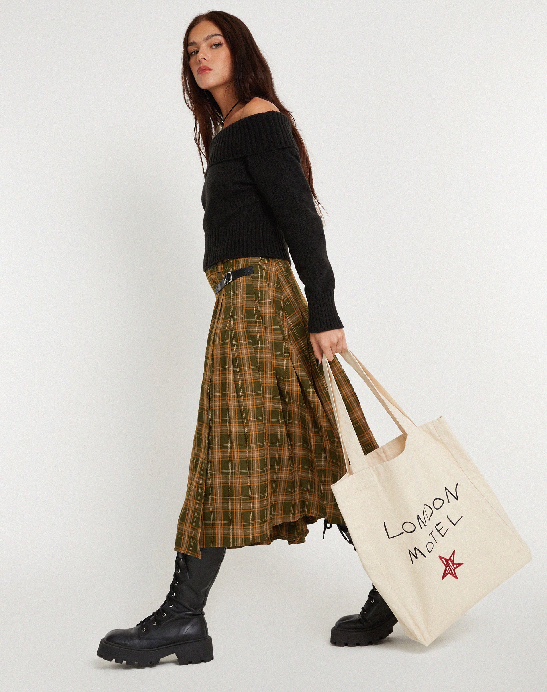 London Tote Bag in Ecru London Motel Embro - Image 3