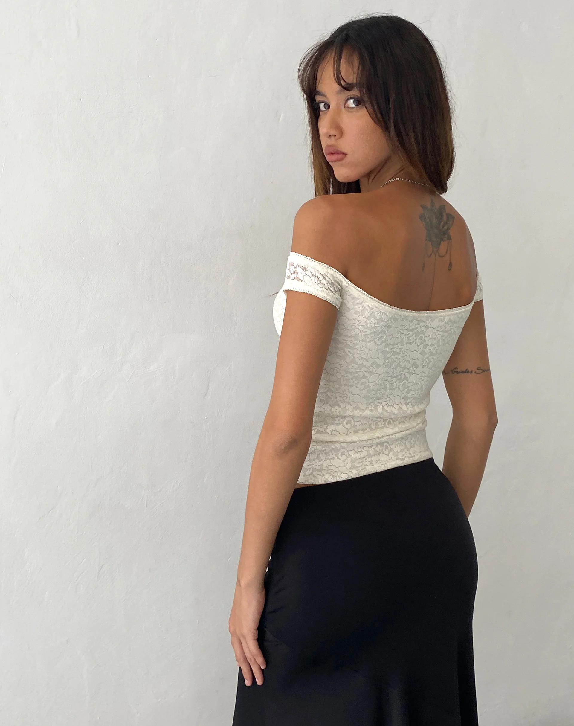 Lonnie Bardot Top in Rose Lace Ivory - Image 4