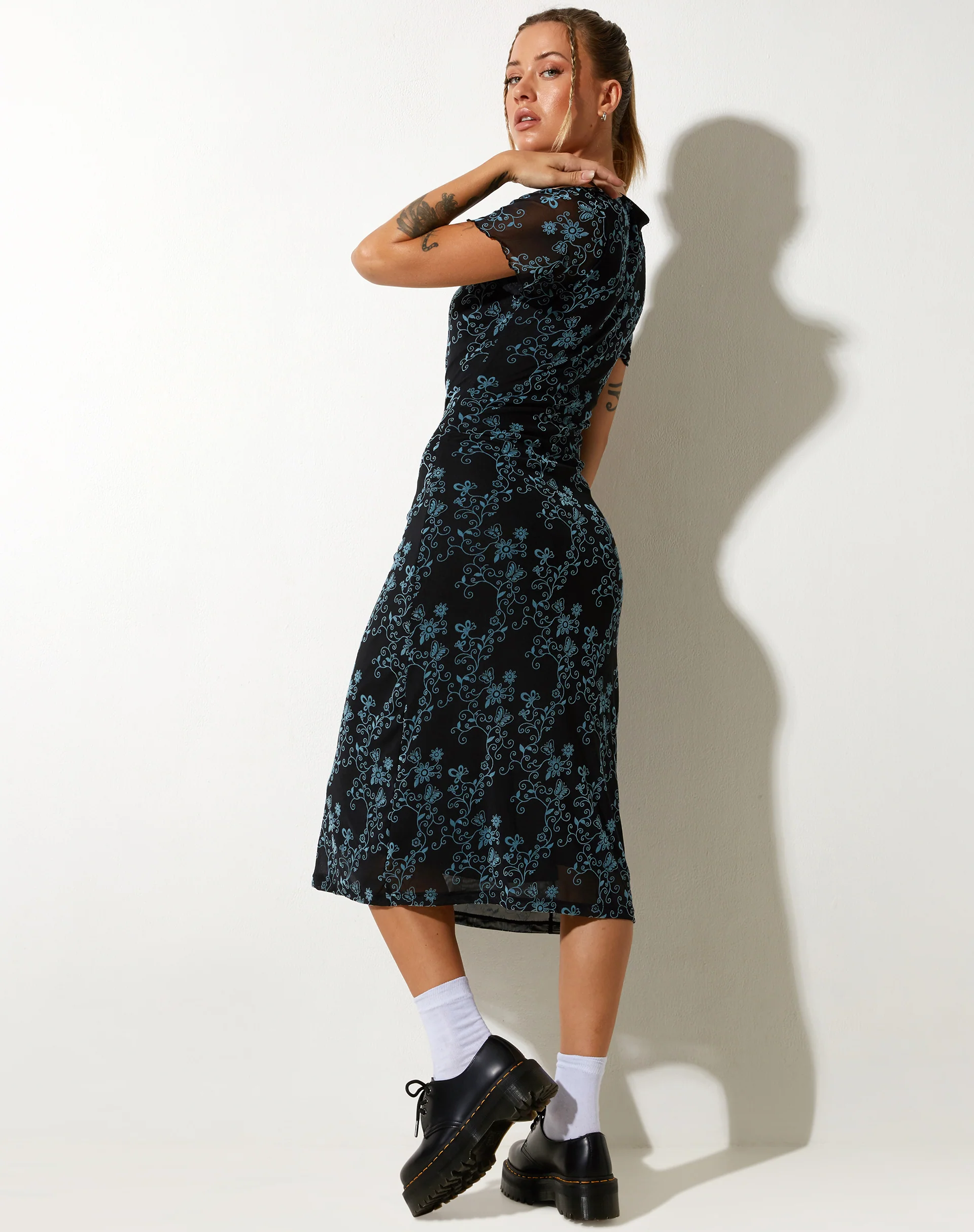 Lorani Midi Dress in Butterfly Vine Flock Blue - Image 2