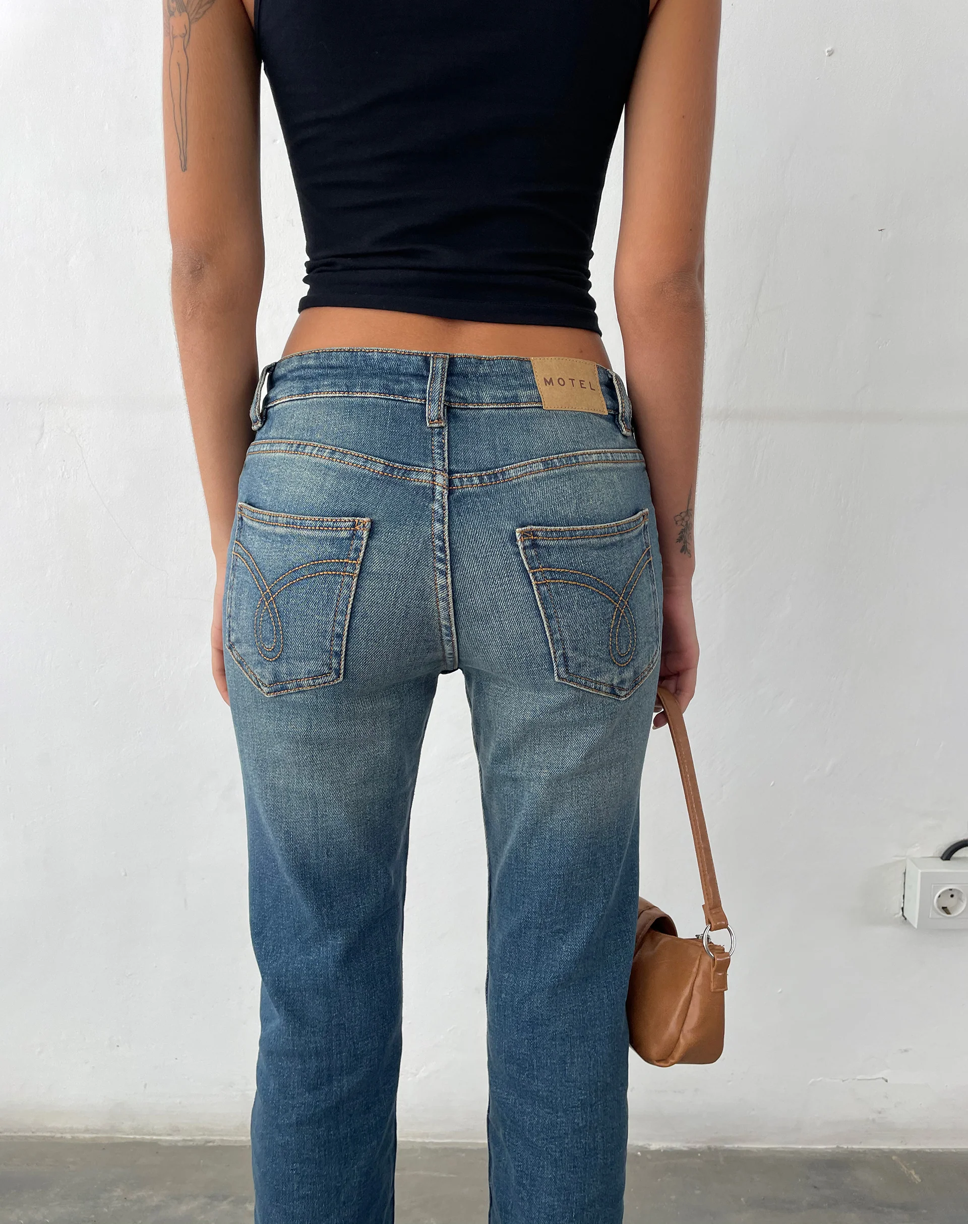 Low Rise Bootleg Jeans in Mid Vintage Blue - Image 4