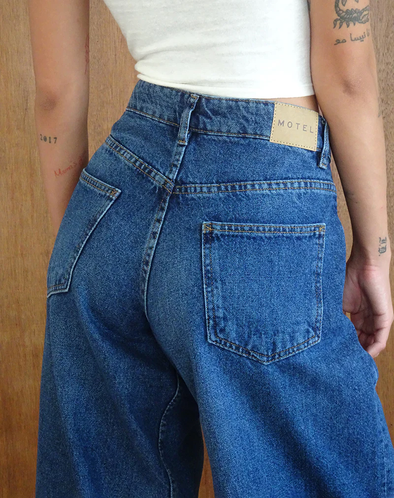 Roomy Oversized Low Rise Jeans in Mid Blue Used - Image 2