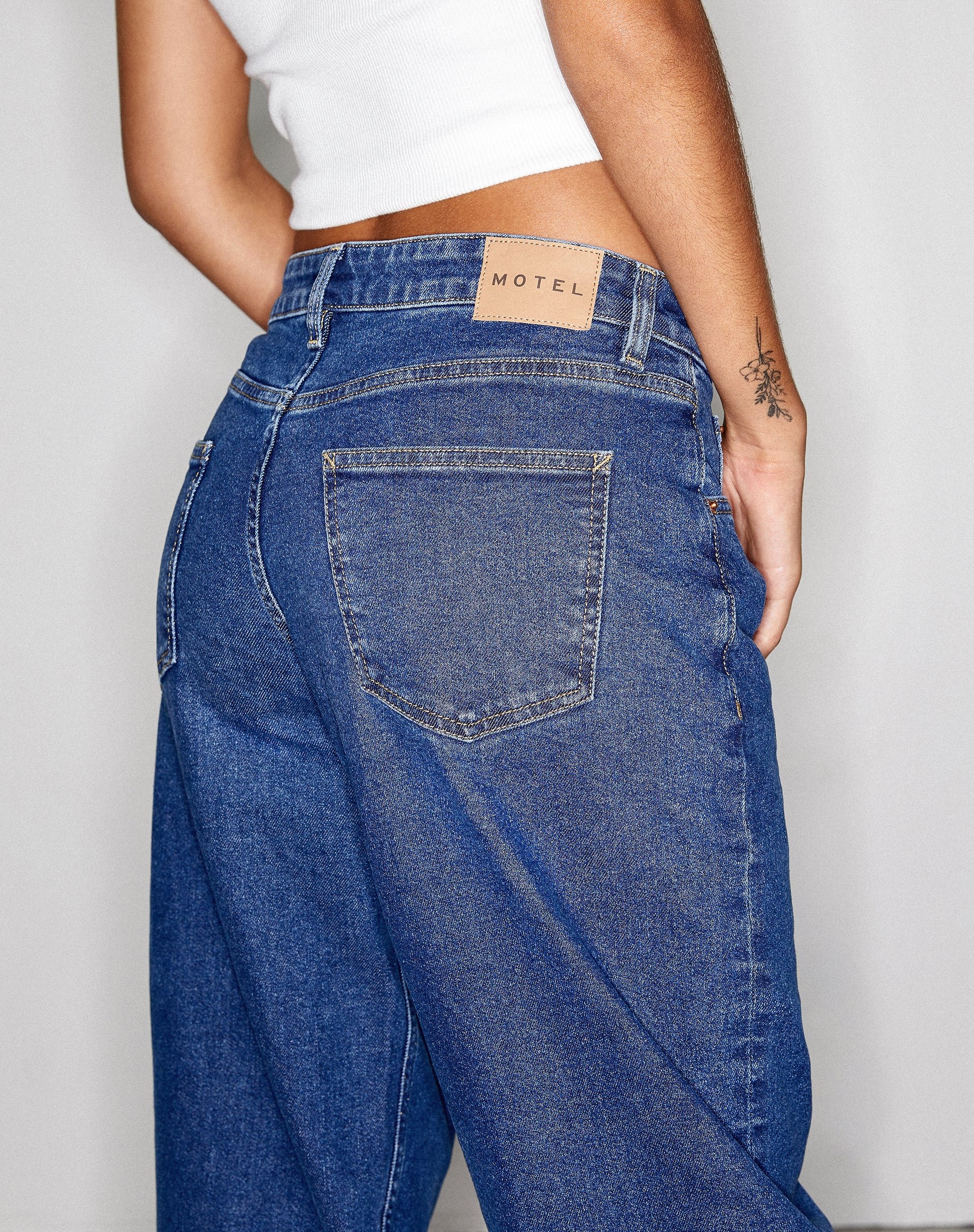 Low Rise Parallel Jeans in 90's Blue - Image 6