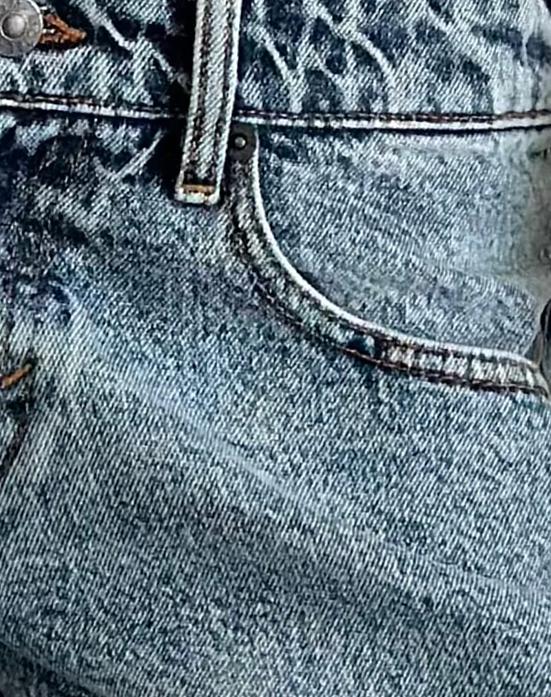 Low Rise Roomy Shorts in Vintage Blue Wash - Image 6