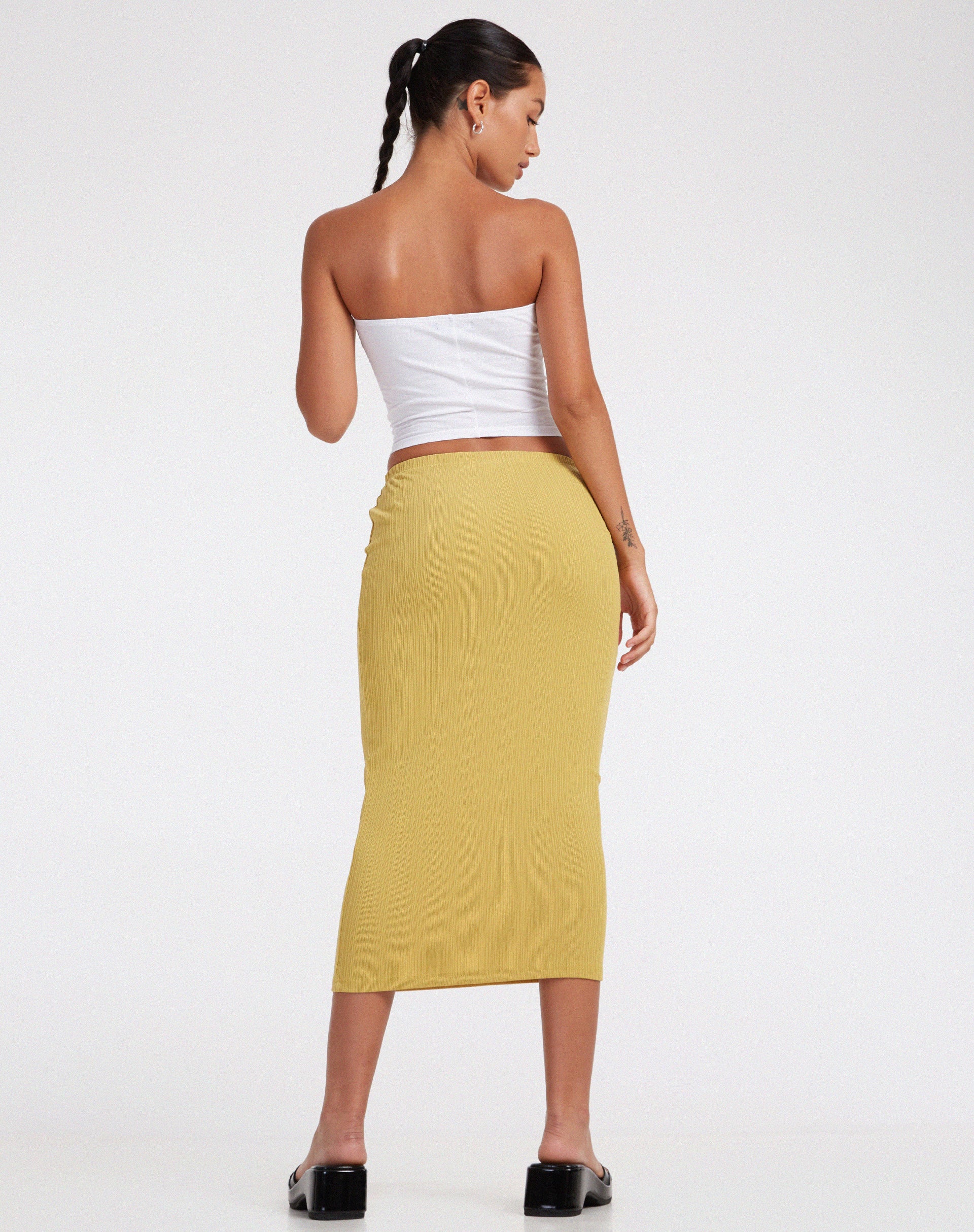 Magata Midi Skirt in Jersey Plise Mustard - Image 4