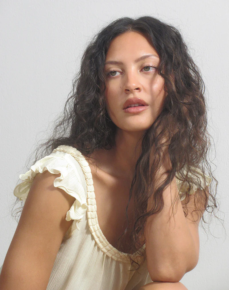 Merisso Scoop Neck Keyhole Top in Crinkle Butter Yellow - Image 2