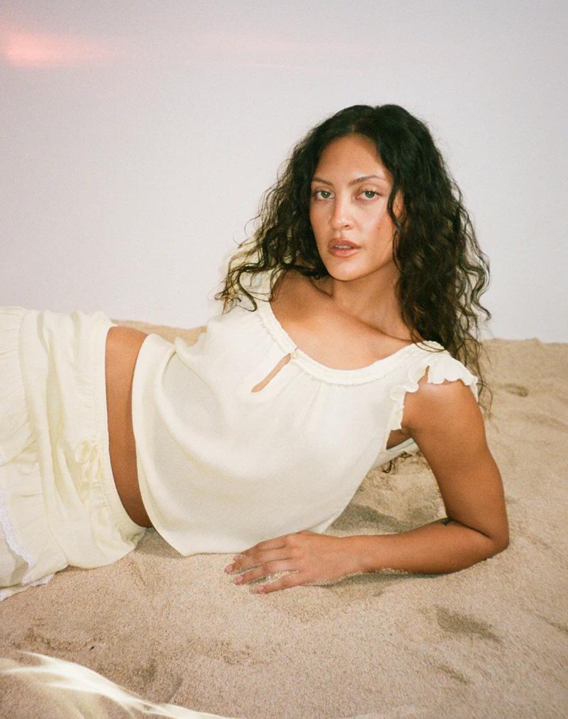 Merisso Scoop Neck Keyhole Top in Crinkle Butter Yellow - Image 3