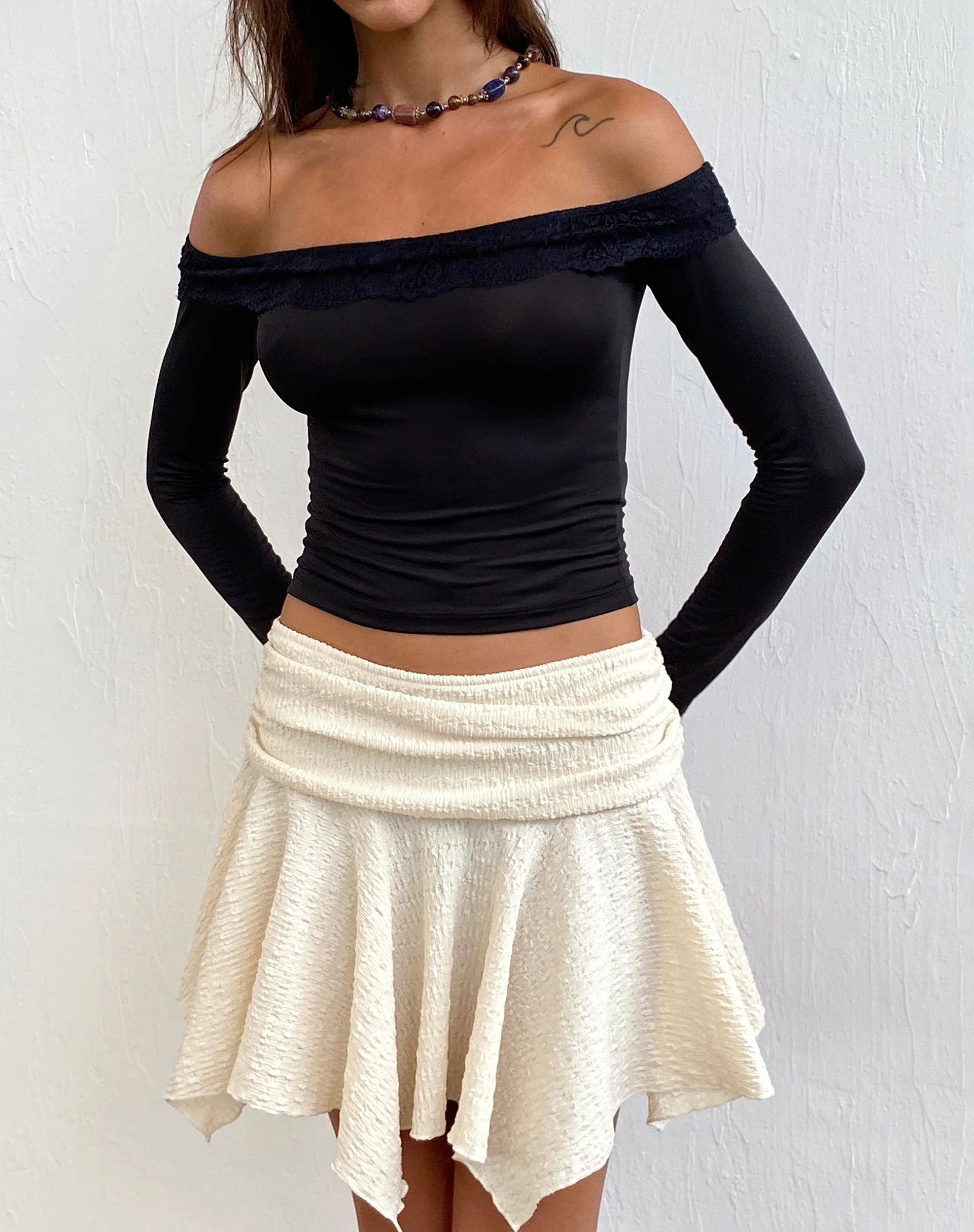 Nagita Slinky Long Sleeve Bardot Top in Black - Image 4