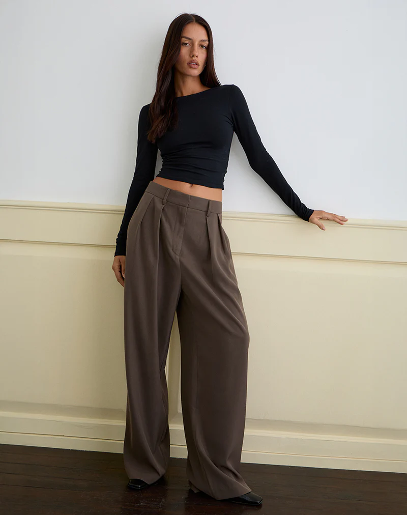 Nala Wide Pleat Trouser in Tailoring Truffle - Image 3