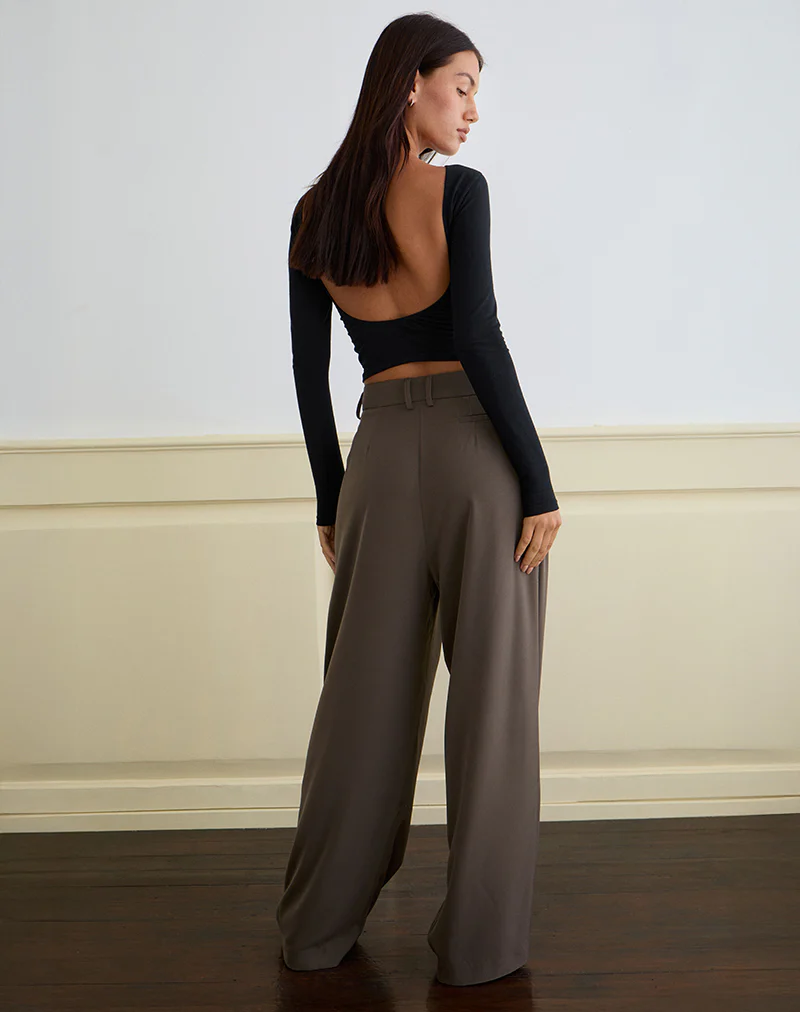 Nala Wide Pleat Trouser in Tailoring Truffle - Image 5