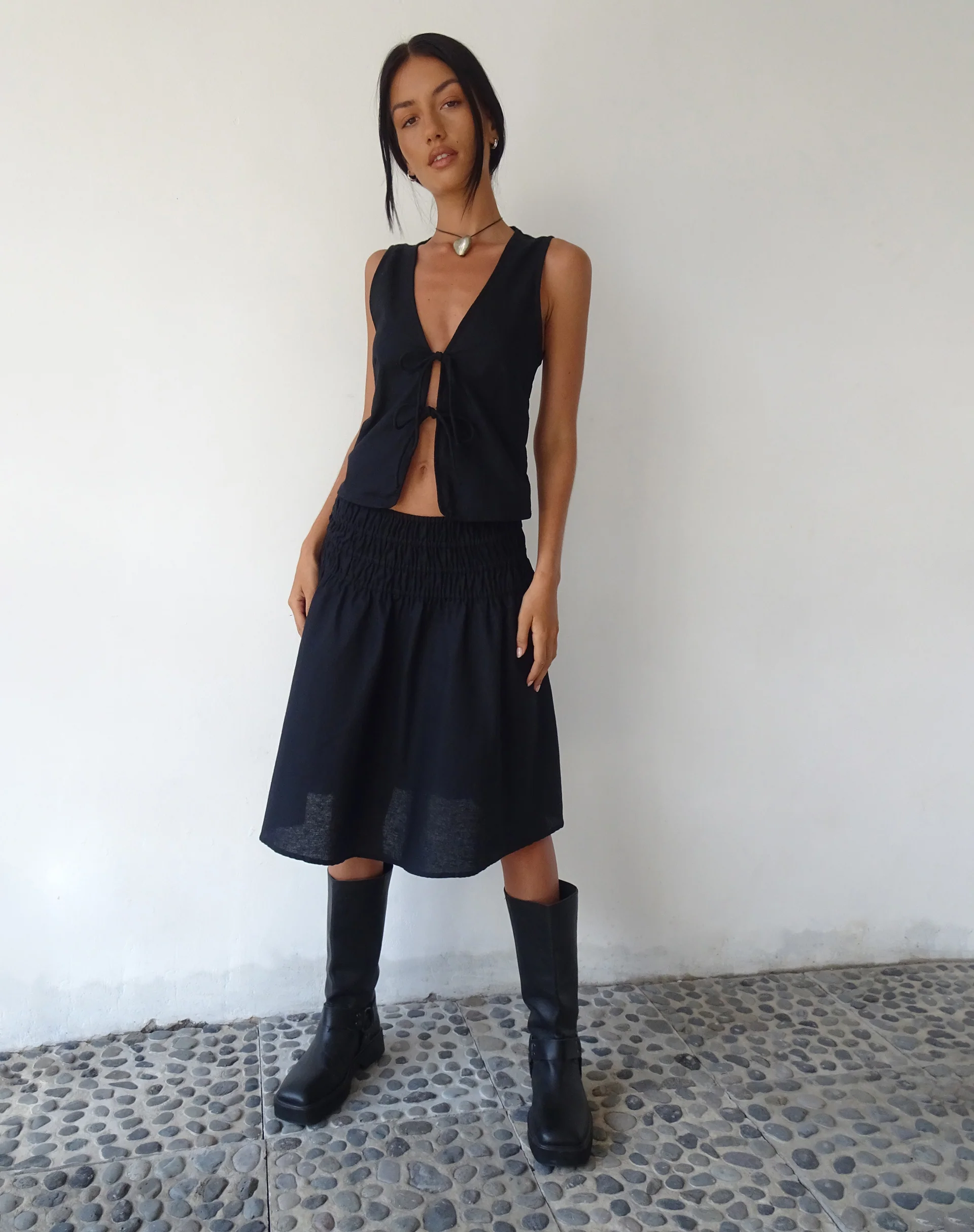 MOTEL X JACQUIE Neleta Shirred Waist Midi Skirt in Black - Image 4