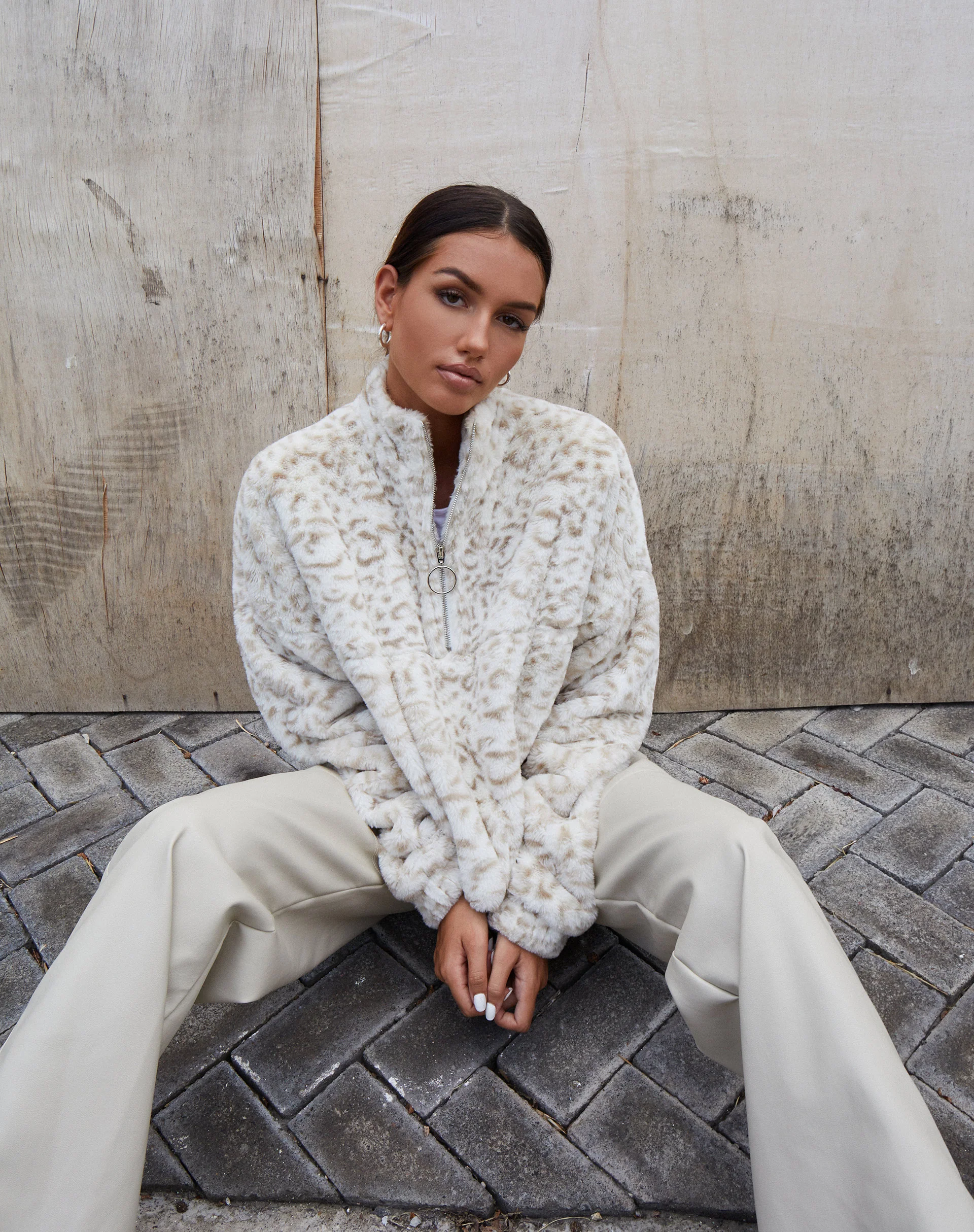 Nero Ring Pull Jacket in Animal White and Cream - Image 4