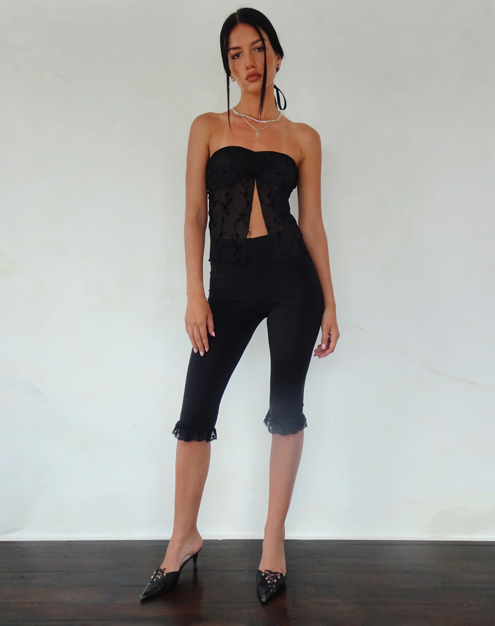 Nicola Butterfly Top in Vine Flower Black - Image 3