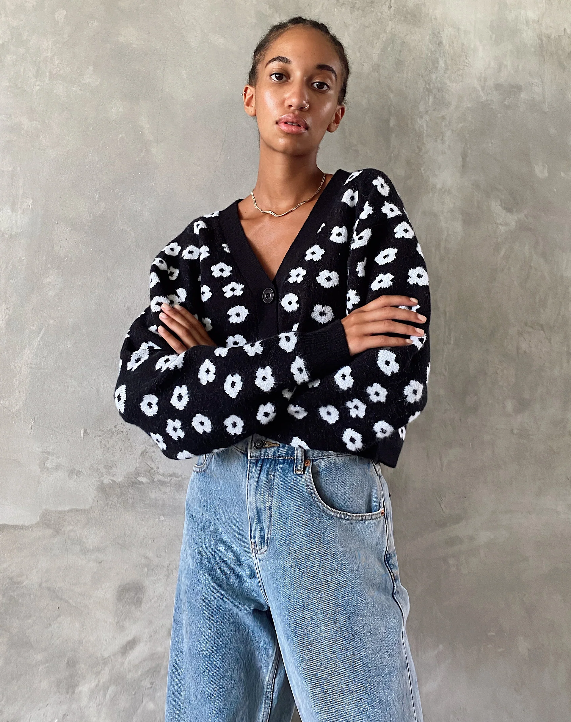 Olina Cropped Cardi in Knit Black Daisy White - Image 2