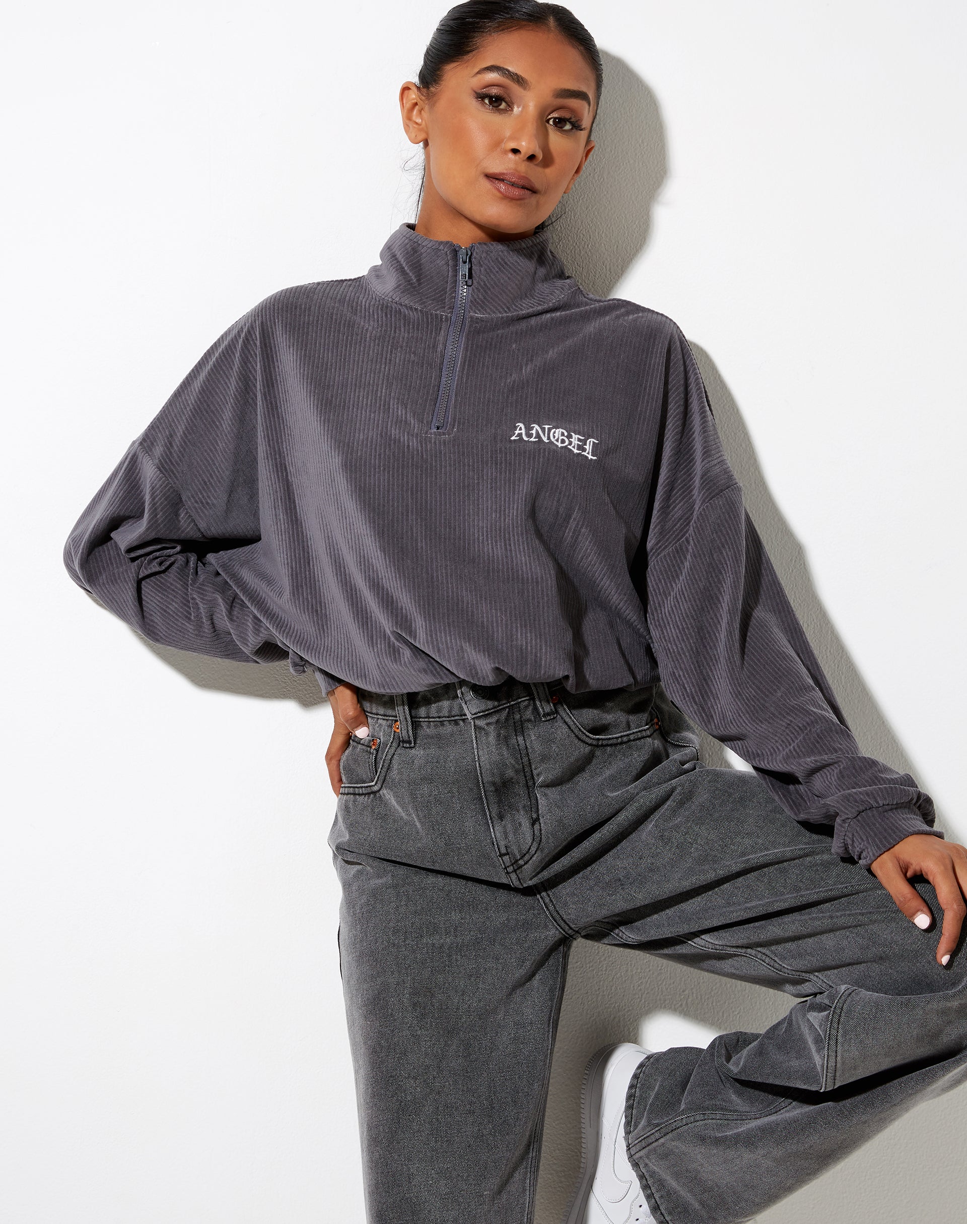 Olini Jumper in Charcoal Grey 'Angel' Embro - Image 3