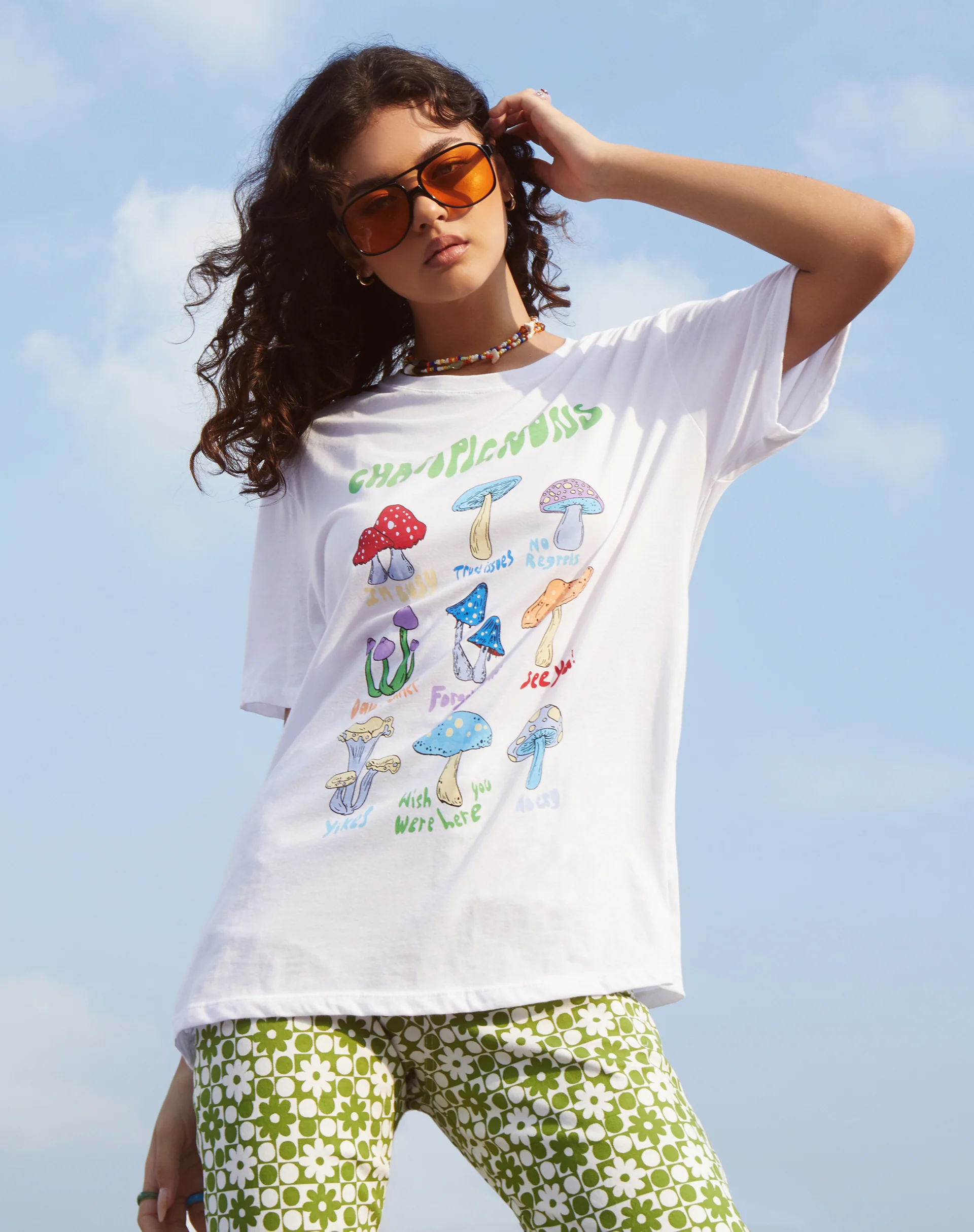 Oversize Basic Tee in White Champignons - Image 3