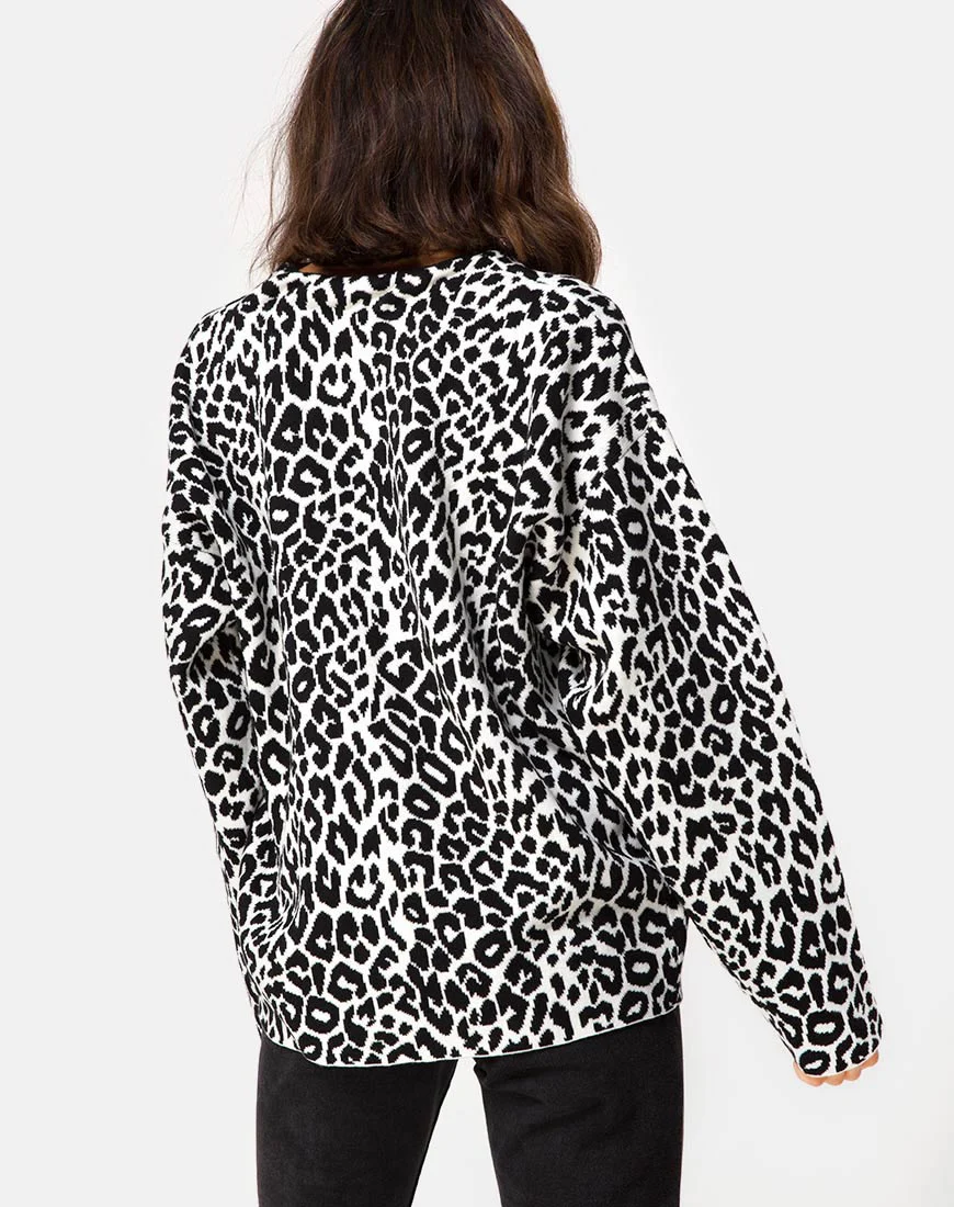 Oversize Cardigan in Animal Knit - Image 2