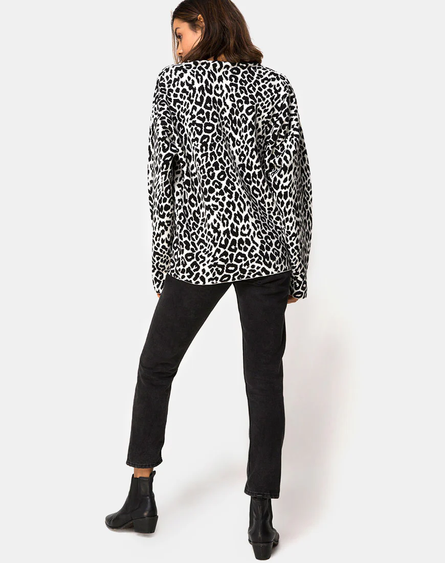 Oversize Cardigan in Animal Knit - Image 4