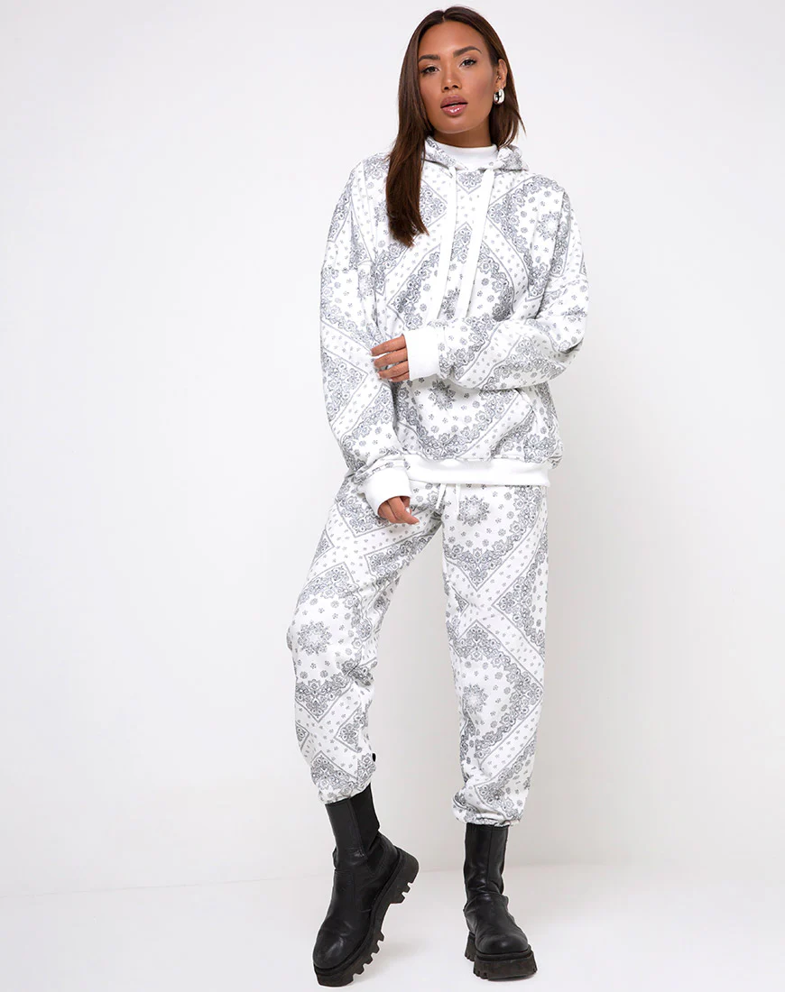 Oversize Hoody in Bandana Ecru Placement - Image 5
