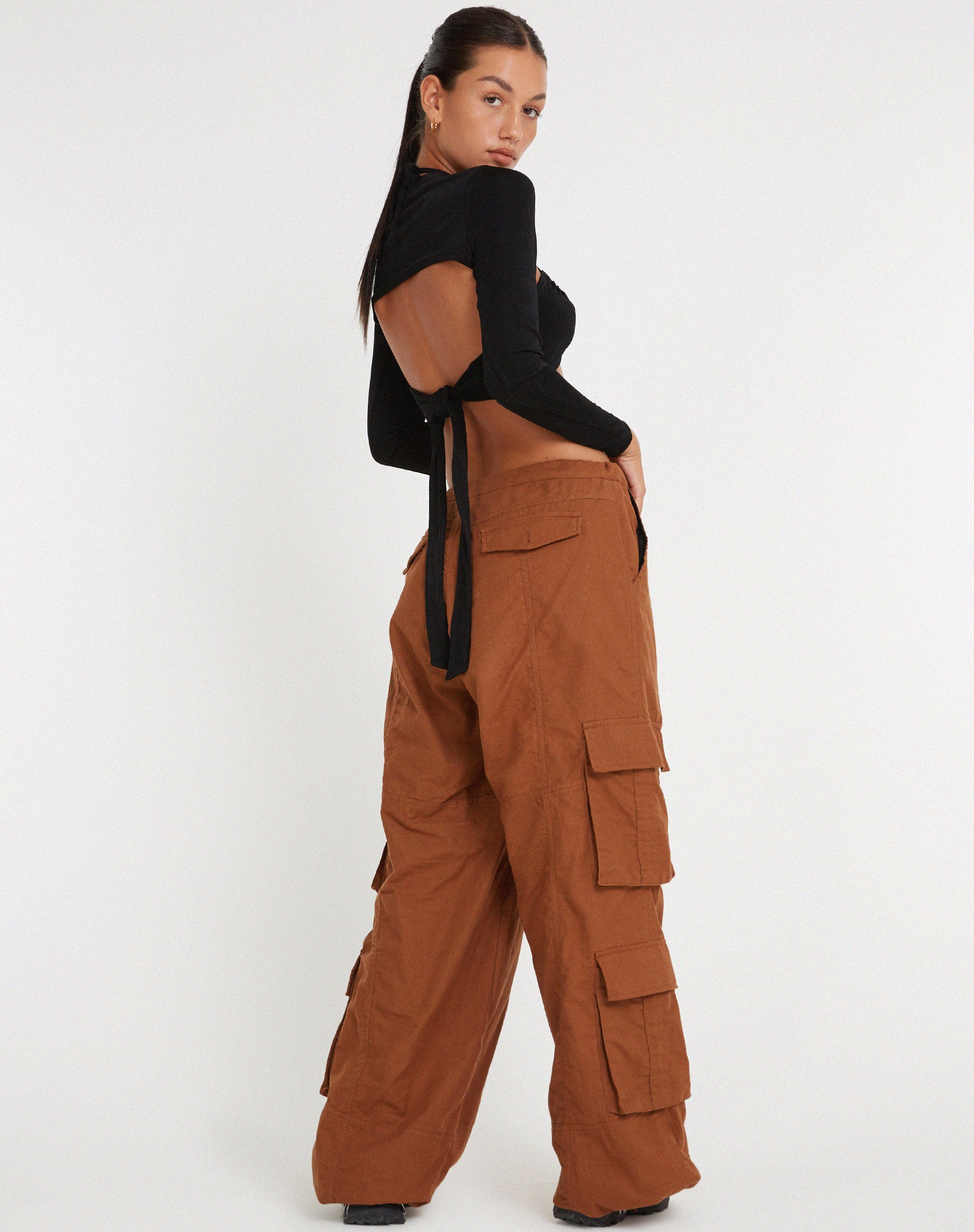 Philia Cargo Trouser in Bombay Brown - Image 2