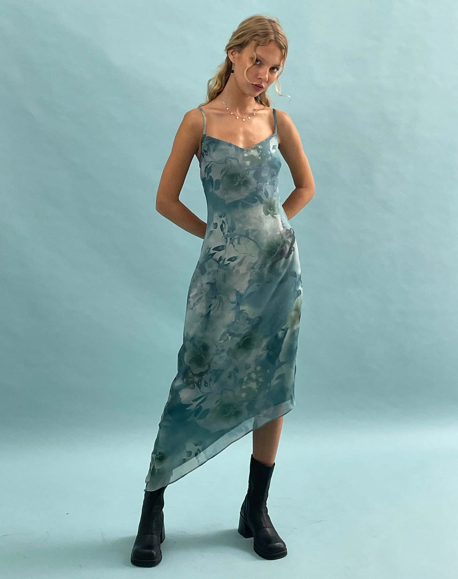 Preston Midi Dress in Watercolour Floral Blue - Image 4