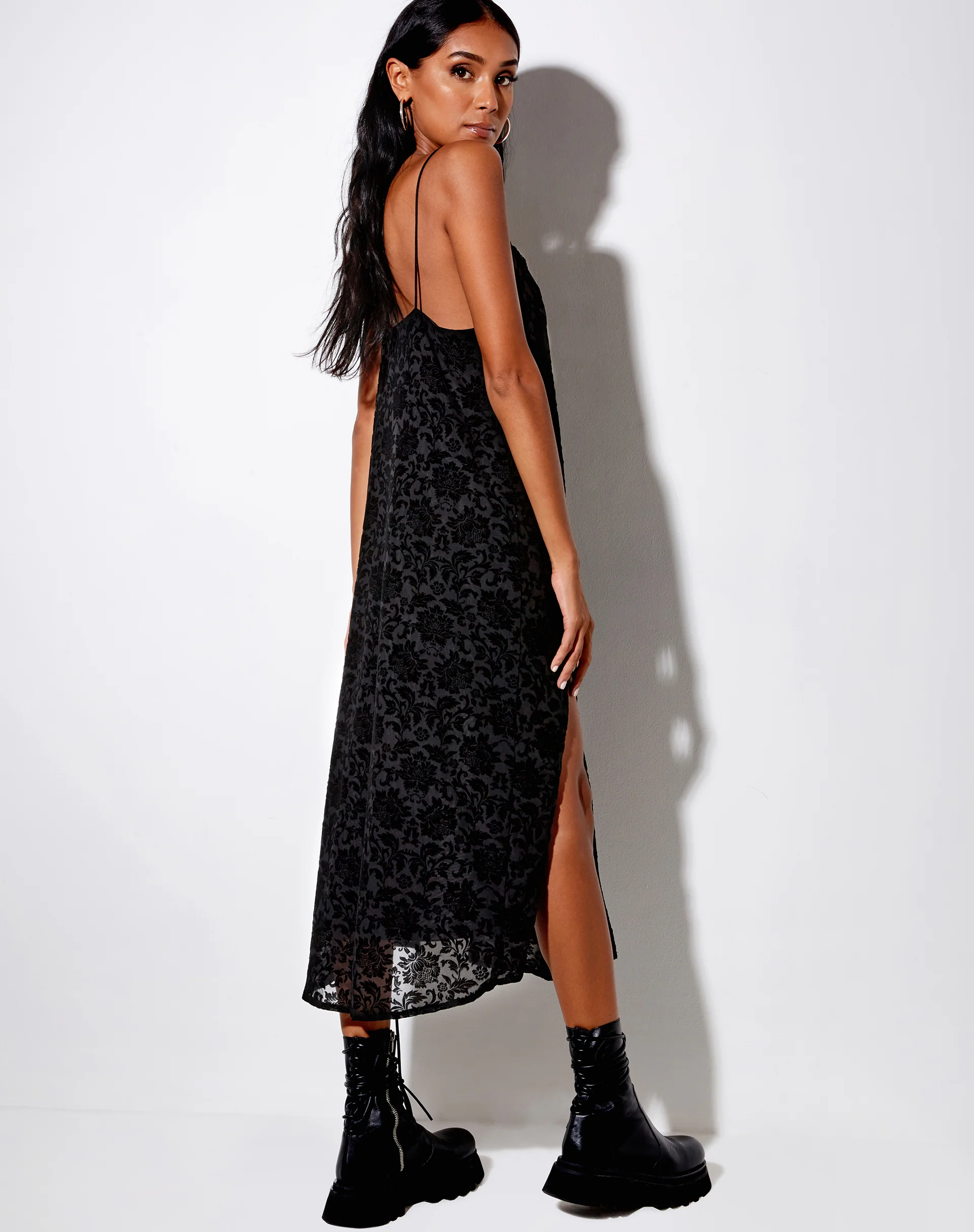 Rarita Midi Dress in Brocade Rose Flock Black - Image 3