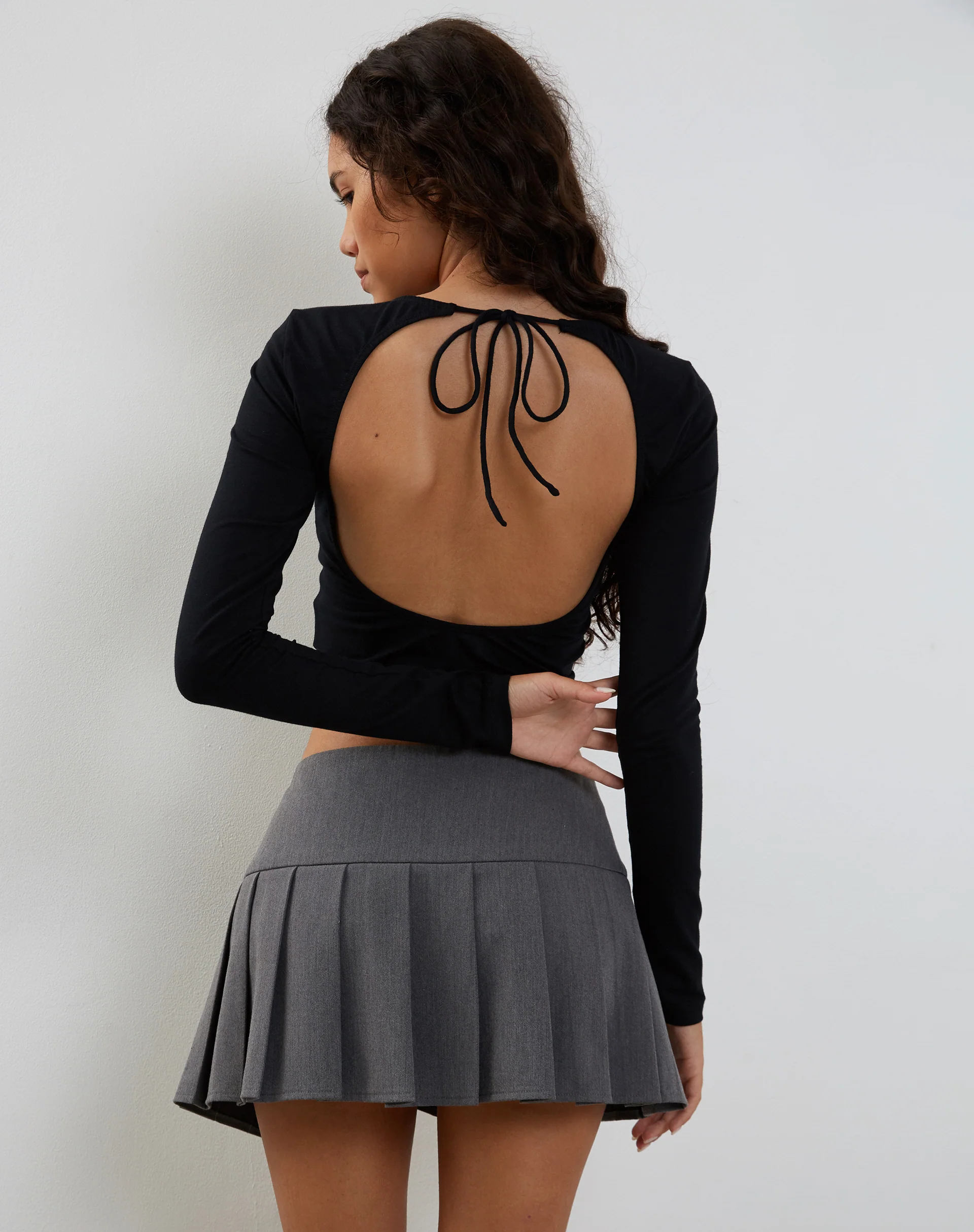 Ratmi Long Sleeve Open Back Top in Black - Image 3