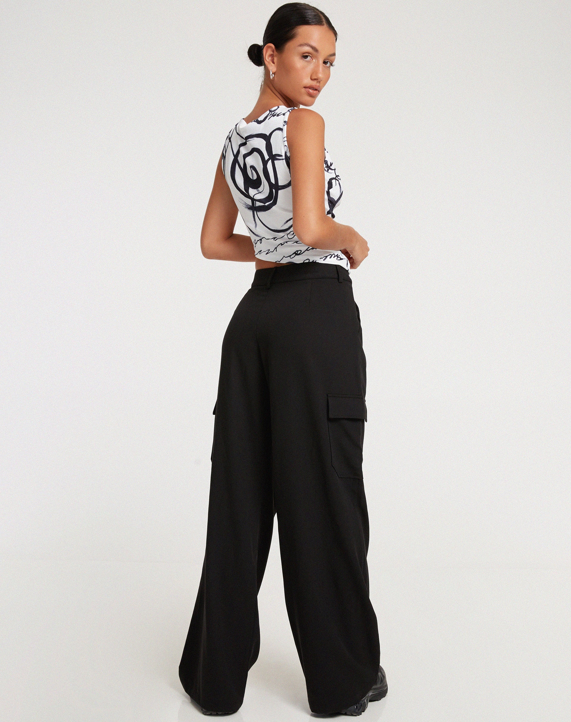 Rembulan Asymmetric Top in Mono Doodle Black and White - Image 5