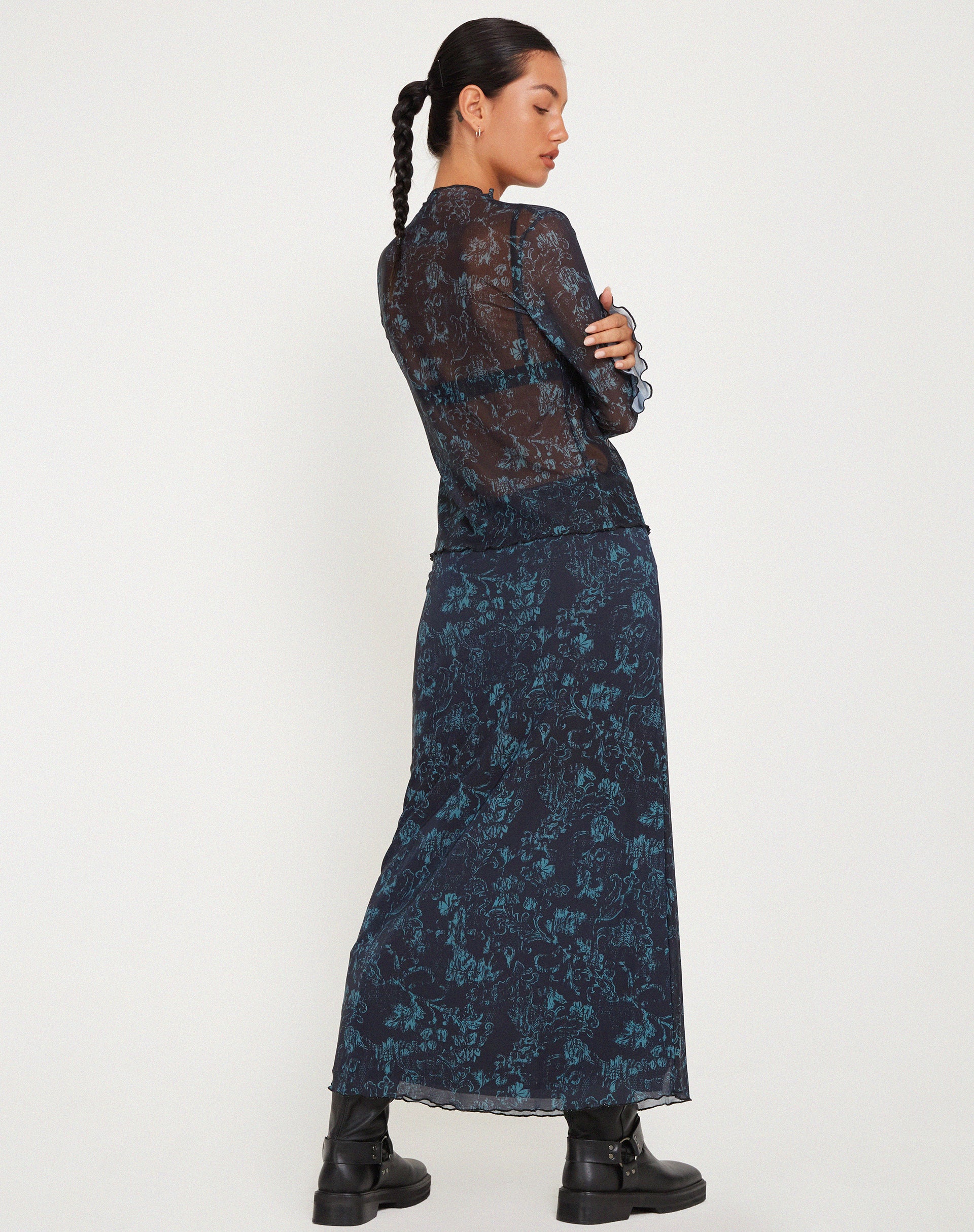 Rindu Midi Skirt in Batik Botanical Black Green - Image 5