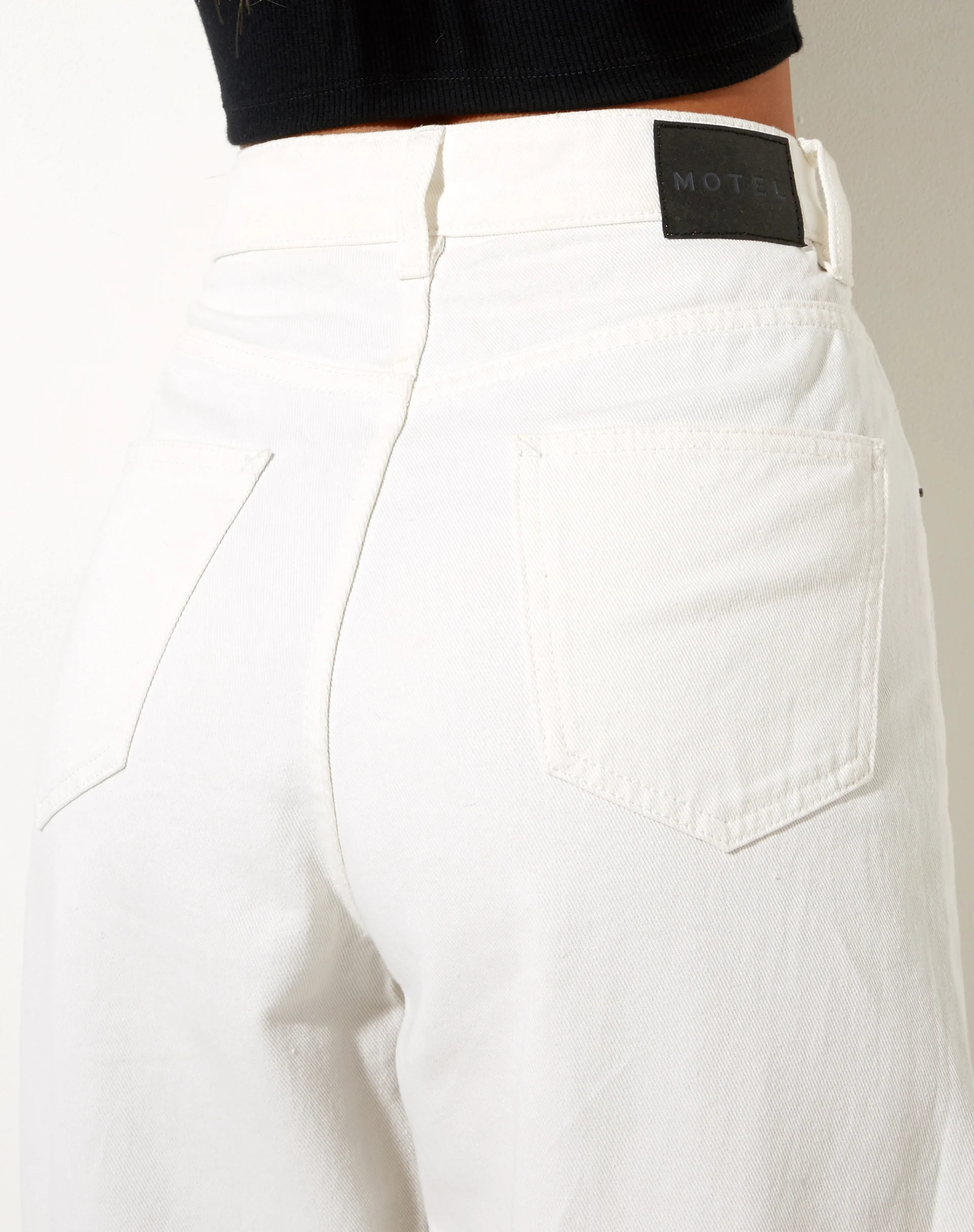 Rips Parallel Jean in White Wash - Image 6