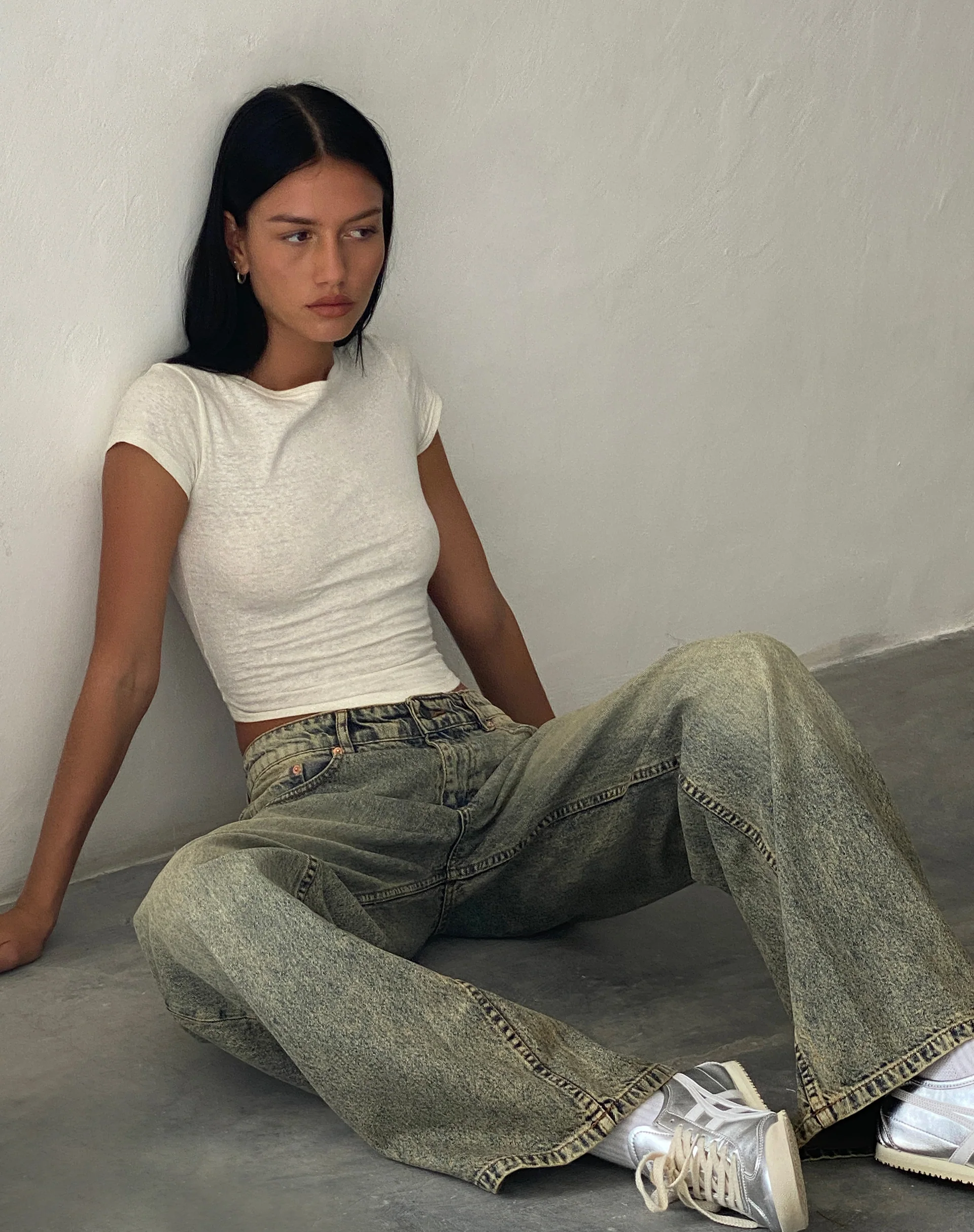 Roomy Extra Wide Low Rise Jeans in Sand Wash Blue - Image 4