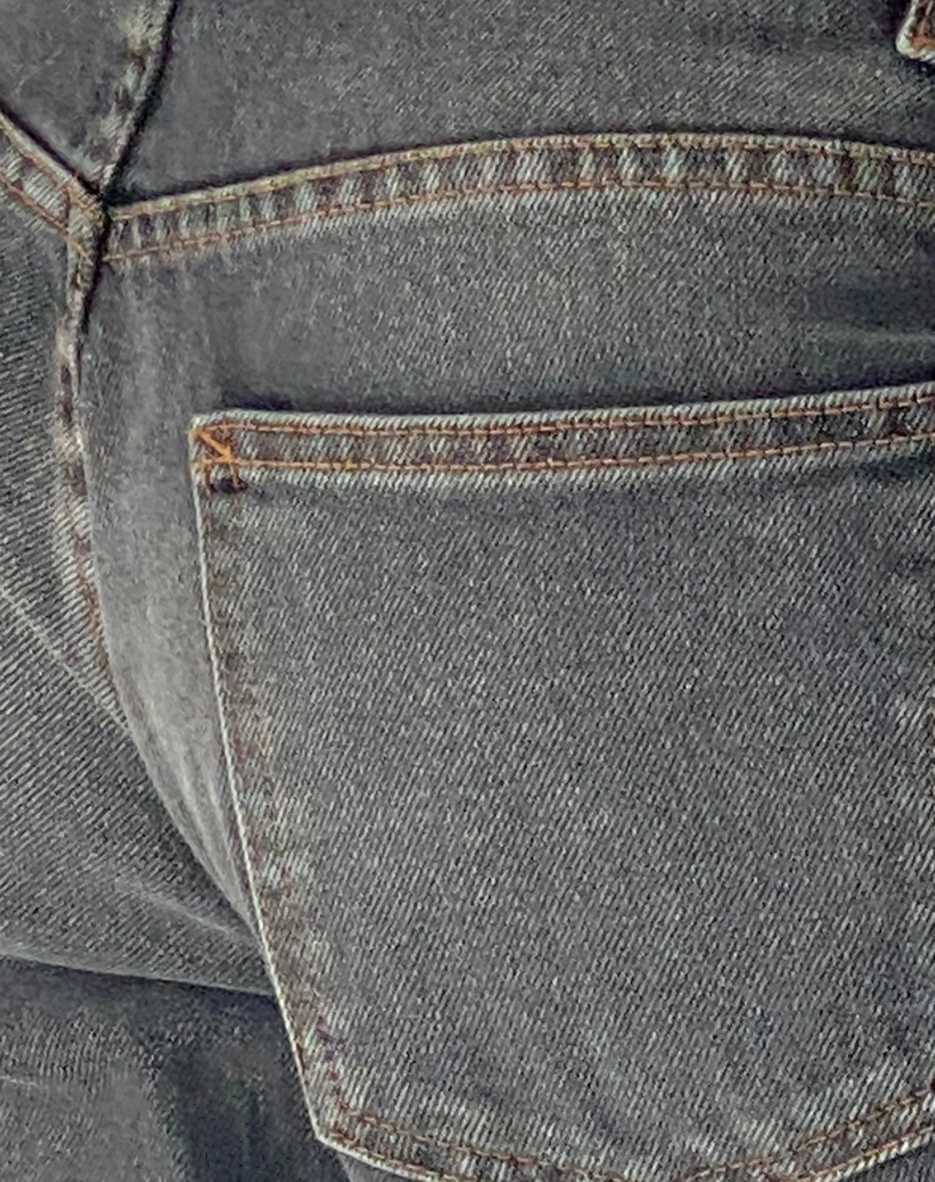 Roomy Extra Wide Low Rise Jeans in Grey Used Bleach - Image 5