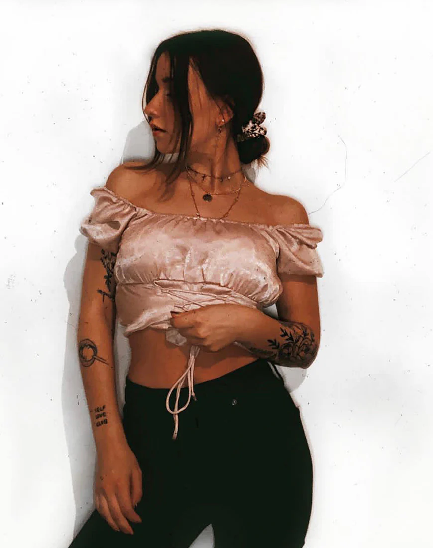 Ruiz Off The Shoulder Top in Satin Dusty Rose - Image 4