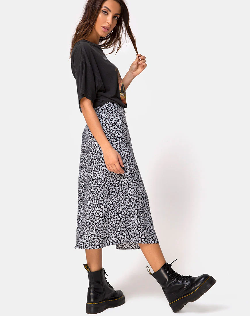 Saika Midi Skirt in Ditsy Rose Black - Image 4