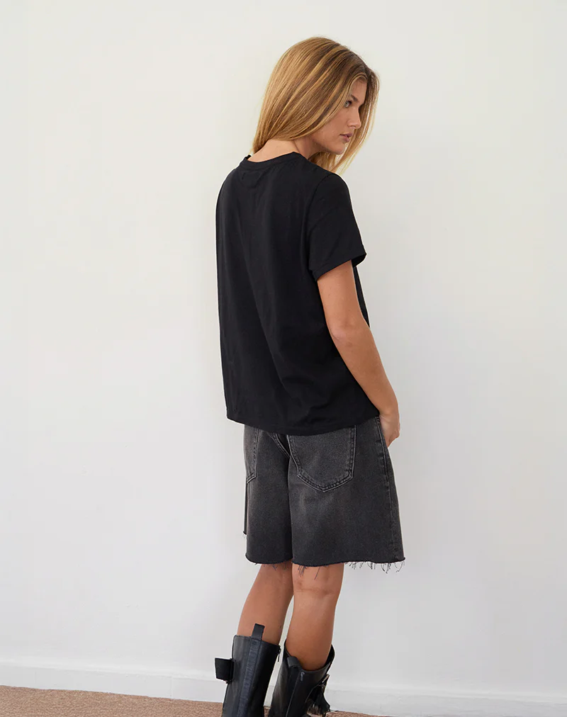 Saki Tee in Black with Don't Message Me Graphic - Image 4