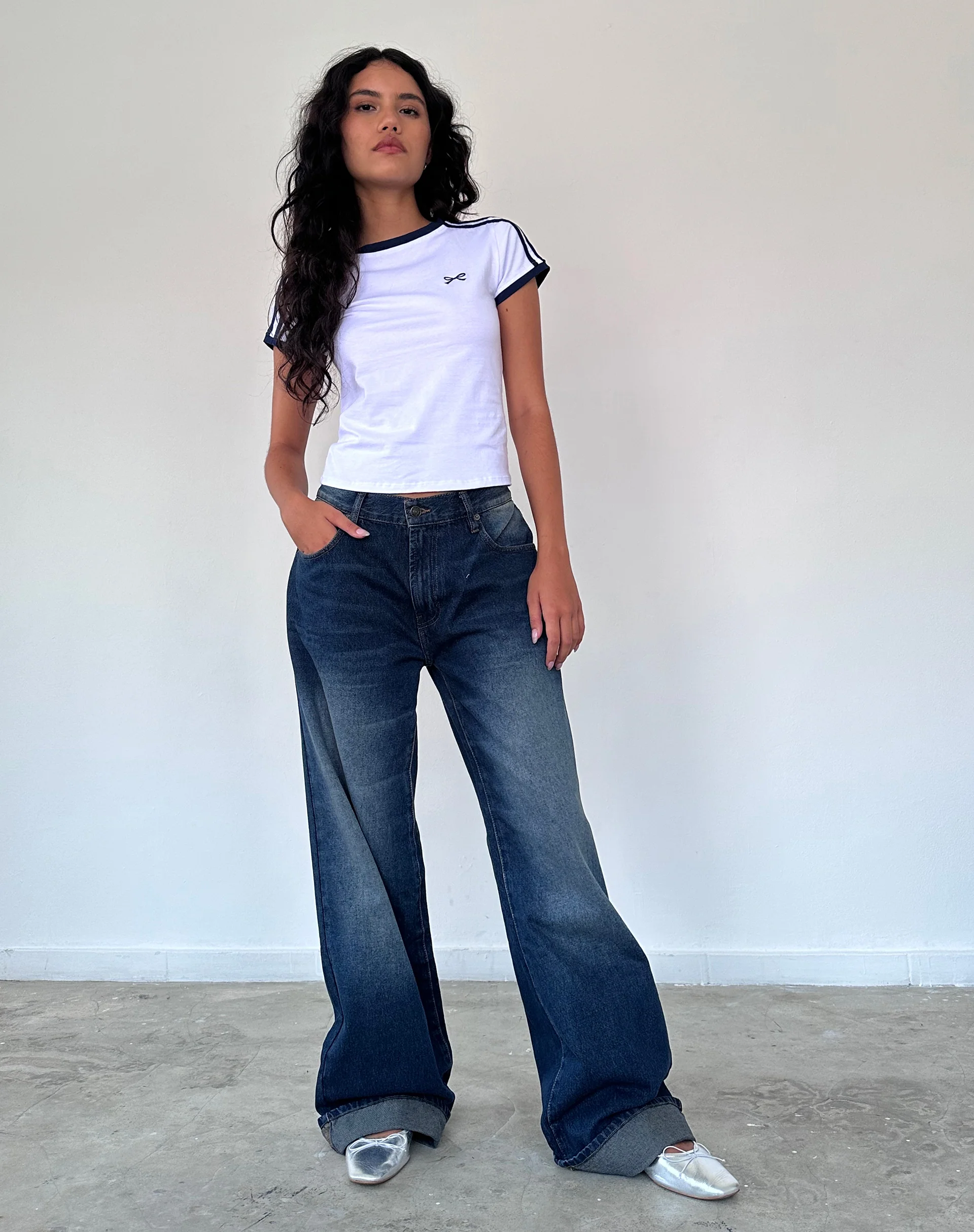 Salda Sporty Tee in White with Navy Binding - Image 2