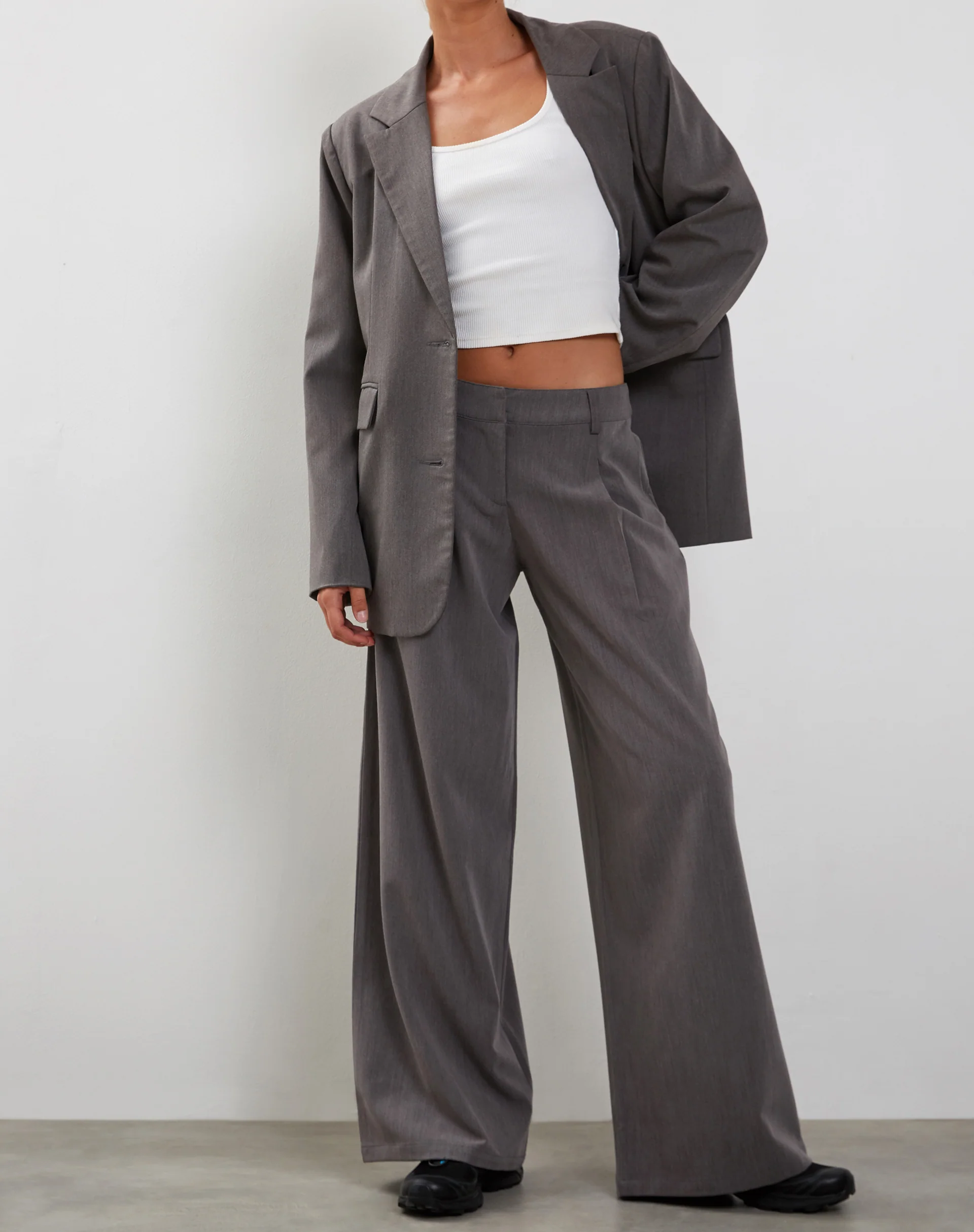 Salisu Wide Leg Trouser in Charcoal - Image 3