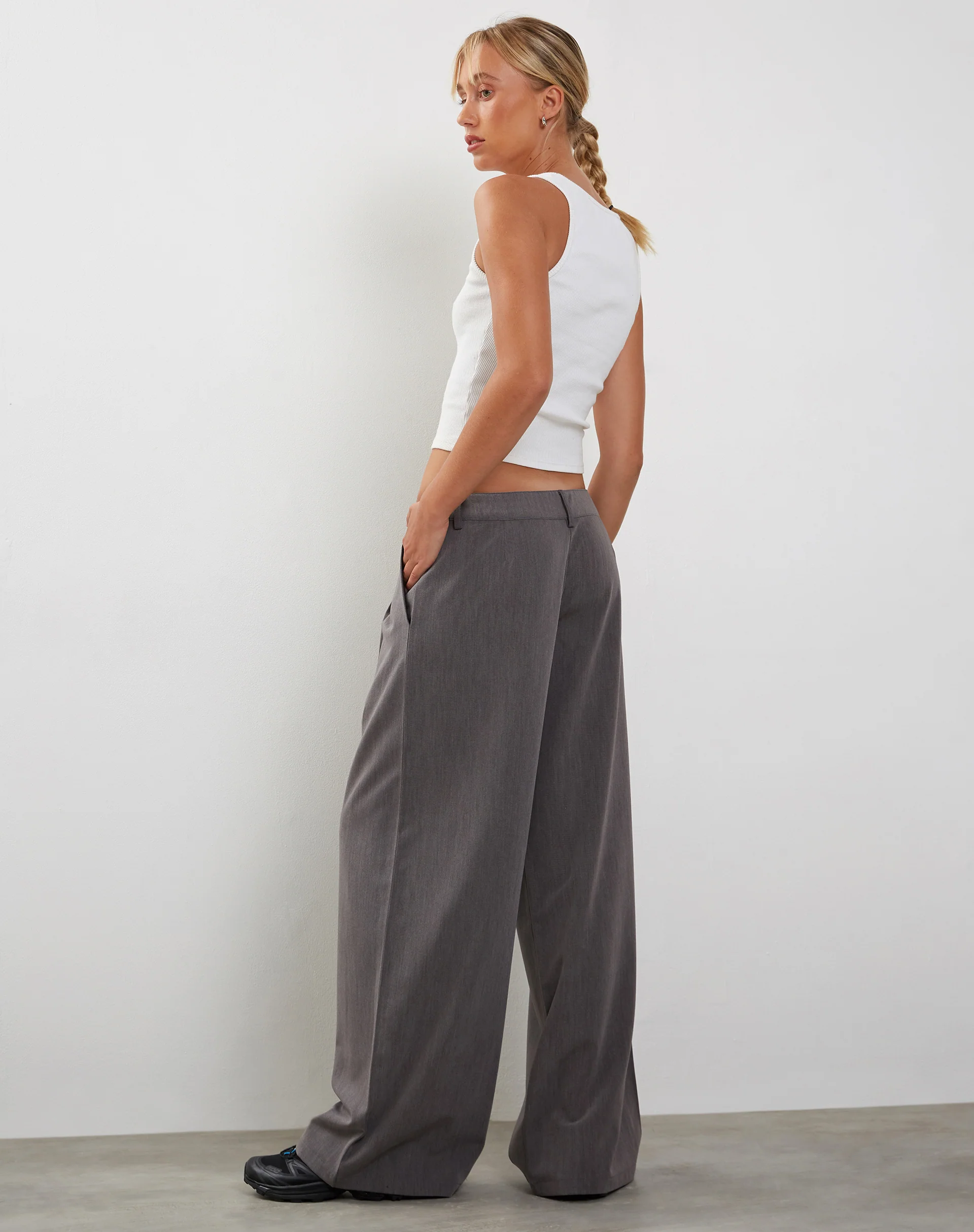 Salisu Wide Leg Trouser in Charcoal - Image 4
