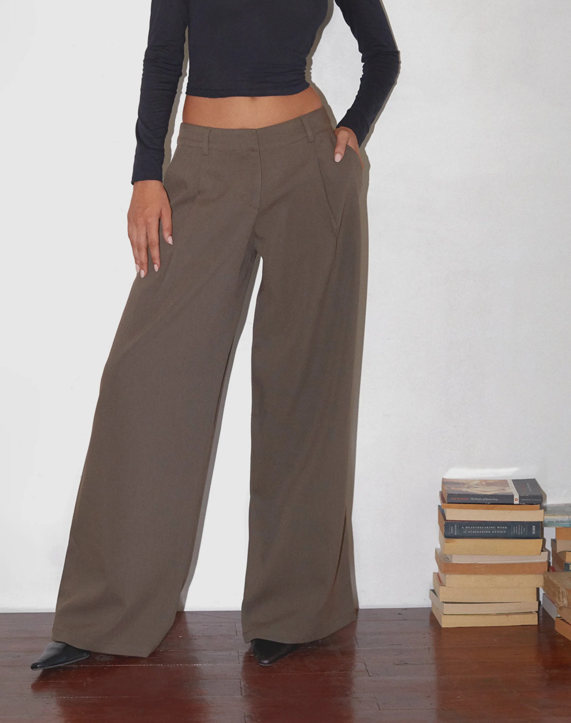 Salisu Wide Leg Trouser in Tailoring Taupe - Image 3