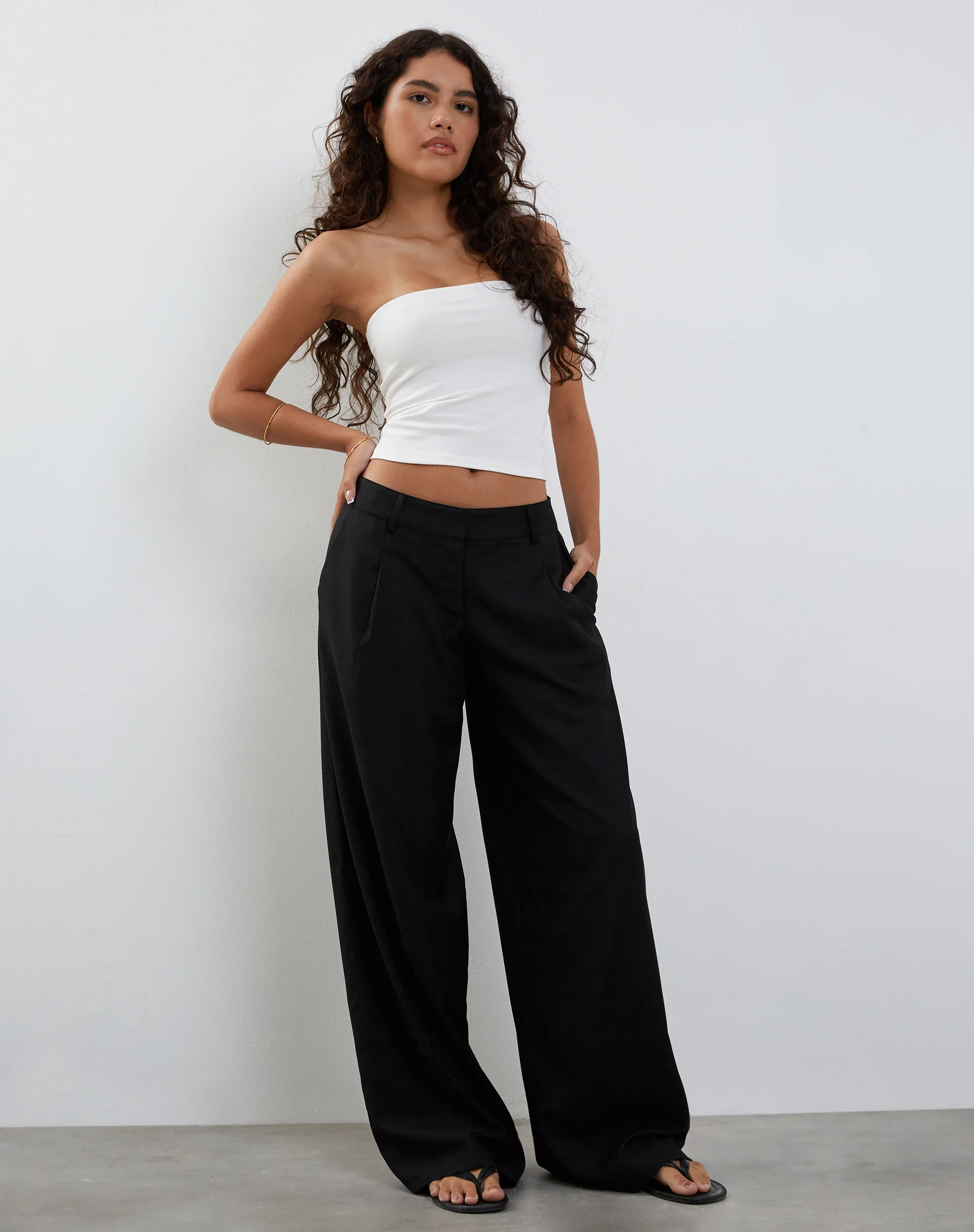 Salisu Wide Leg Trouser in Tailoring Black - Image 5