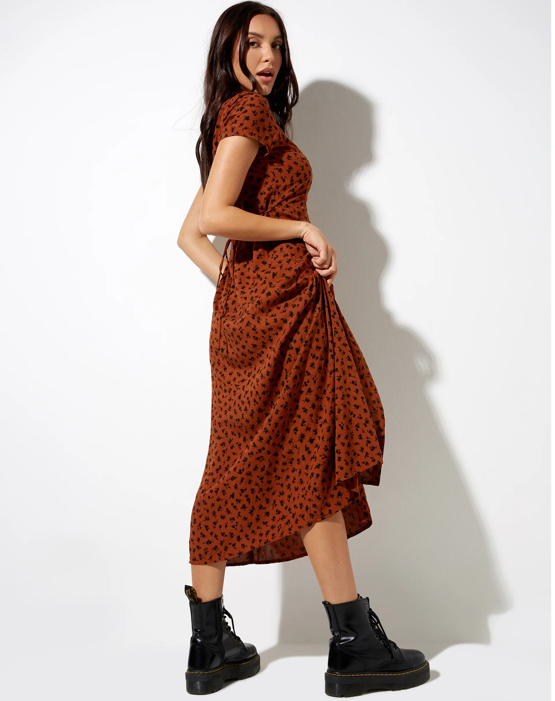 Sanrin Midi Dress in Dainty Daisy Bombay Brown - Image 2