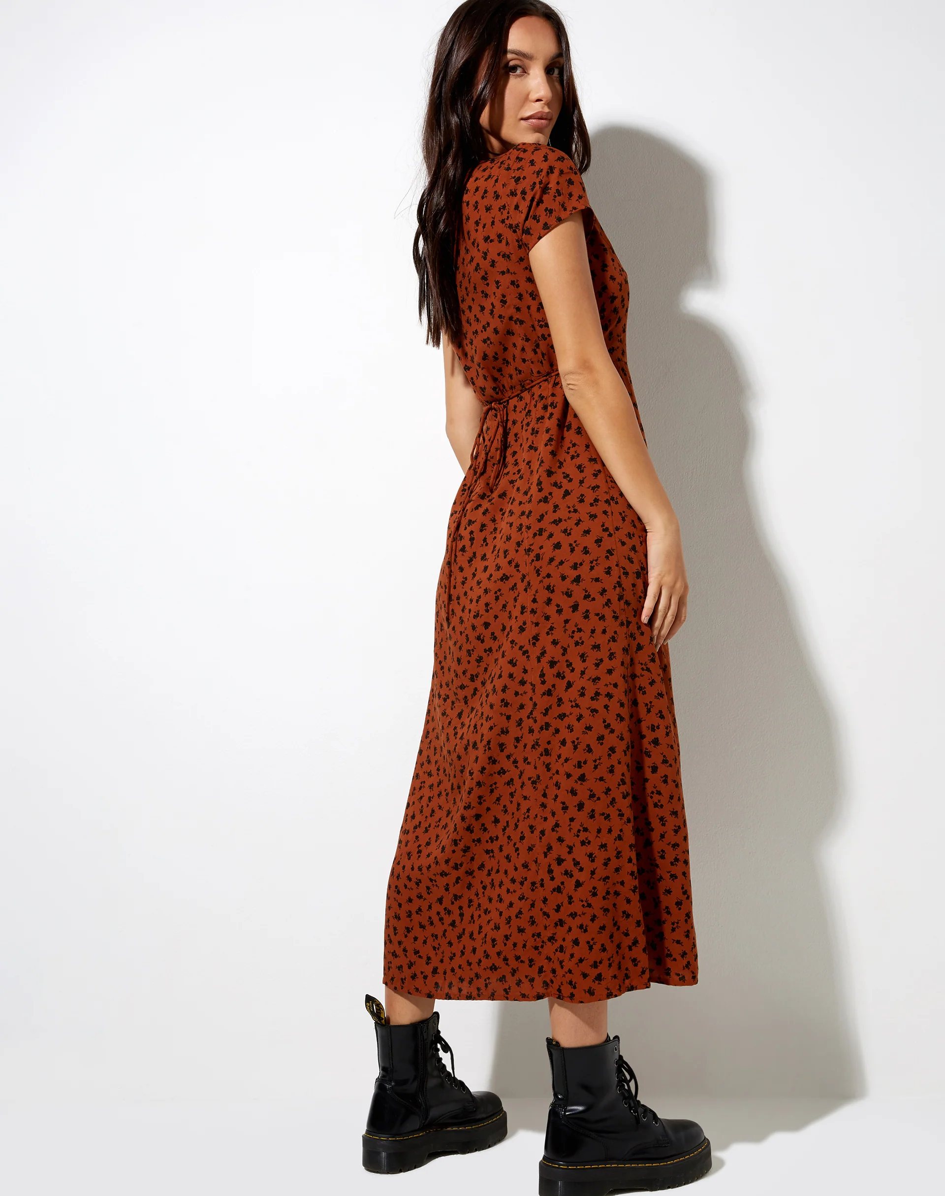 Sanrin Midi Dress in Dainty Daisy Bombay Brown - Image 4