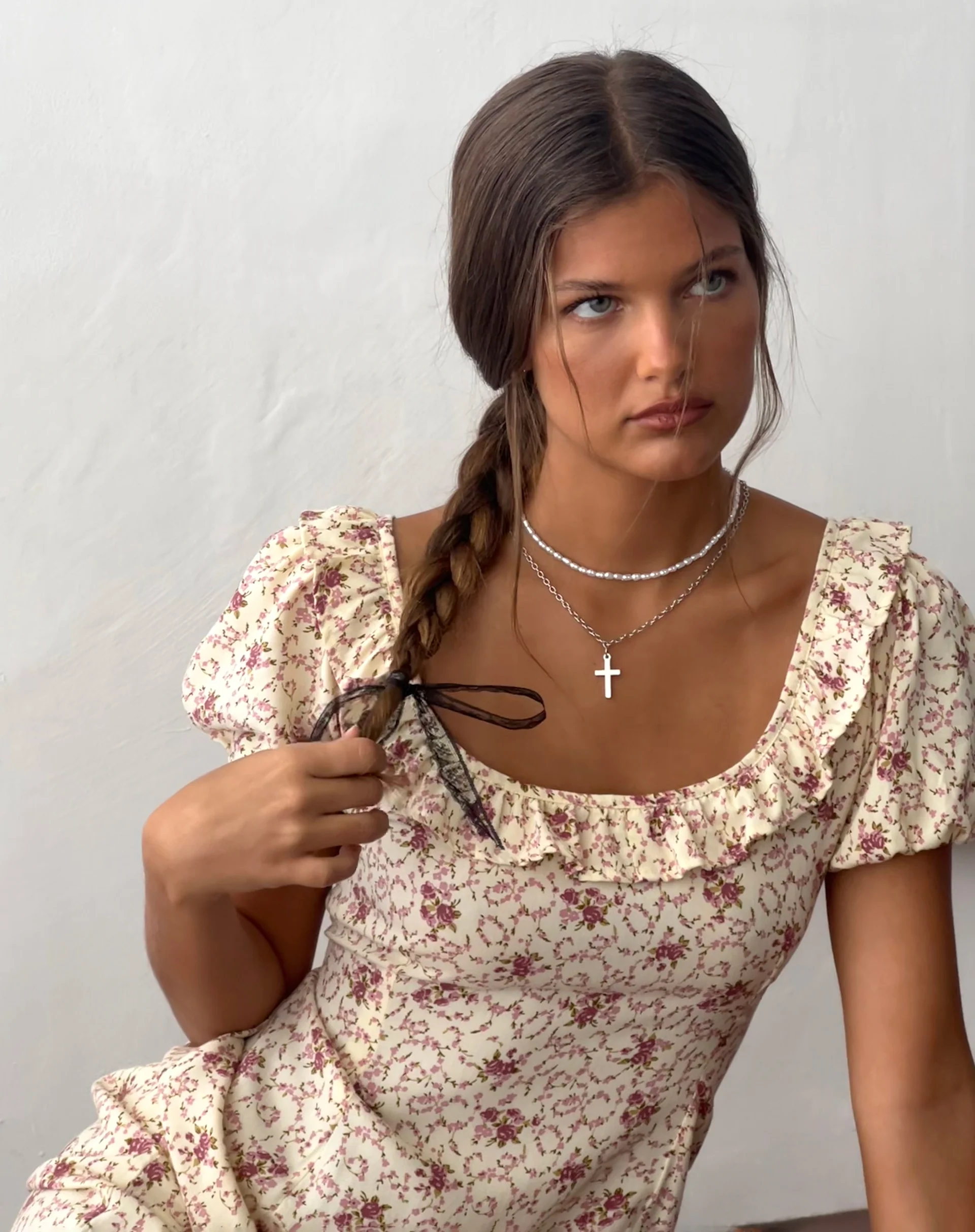 Sasyana Mini Dress in Flower Chain Cream - Image 3