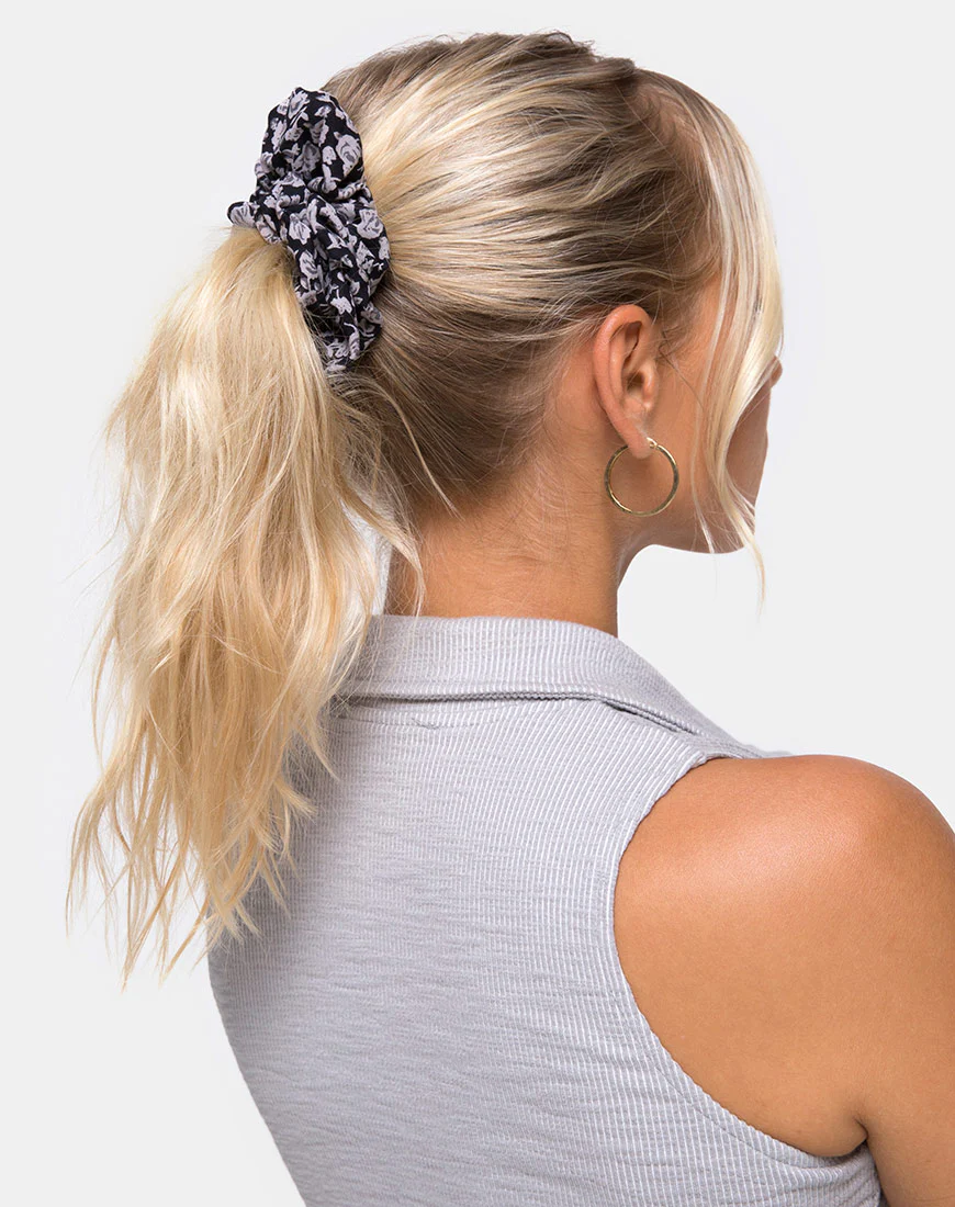 Scrunchie in Ditsy Rose Black - Image 2