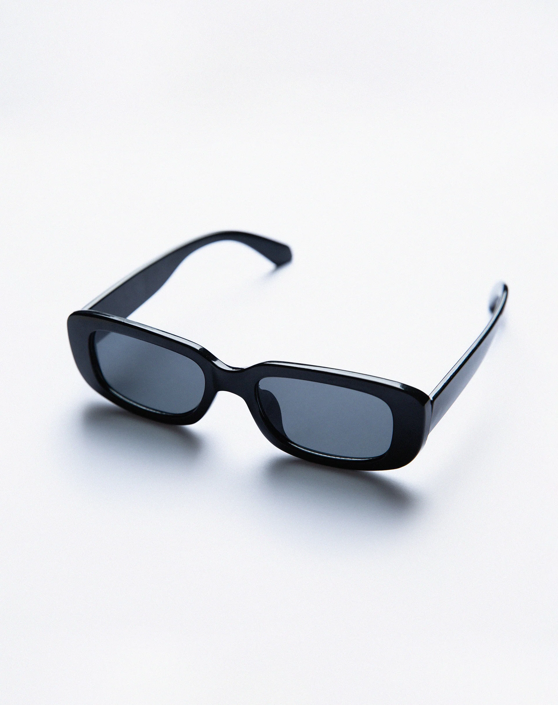 Serena Sunglasses in Black - Image 3
