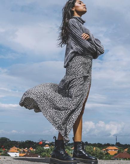 Shayk Maxi Skirt in Ditsy Rose Black - Image 2