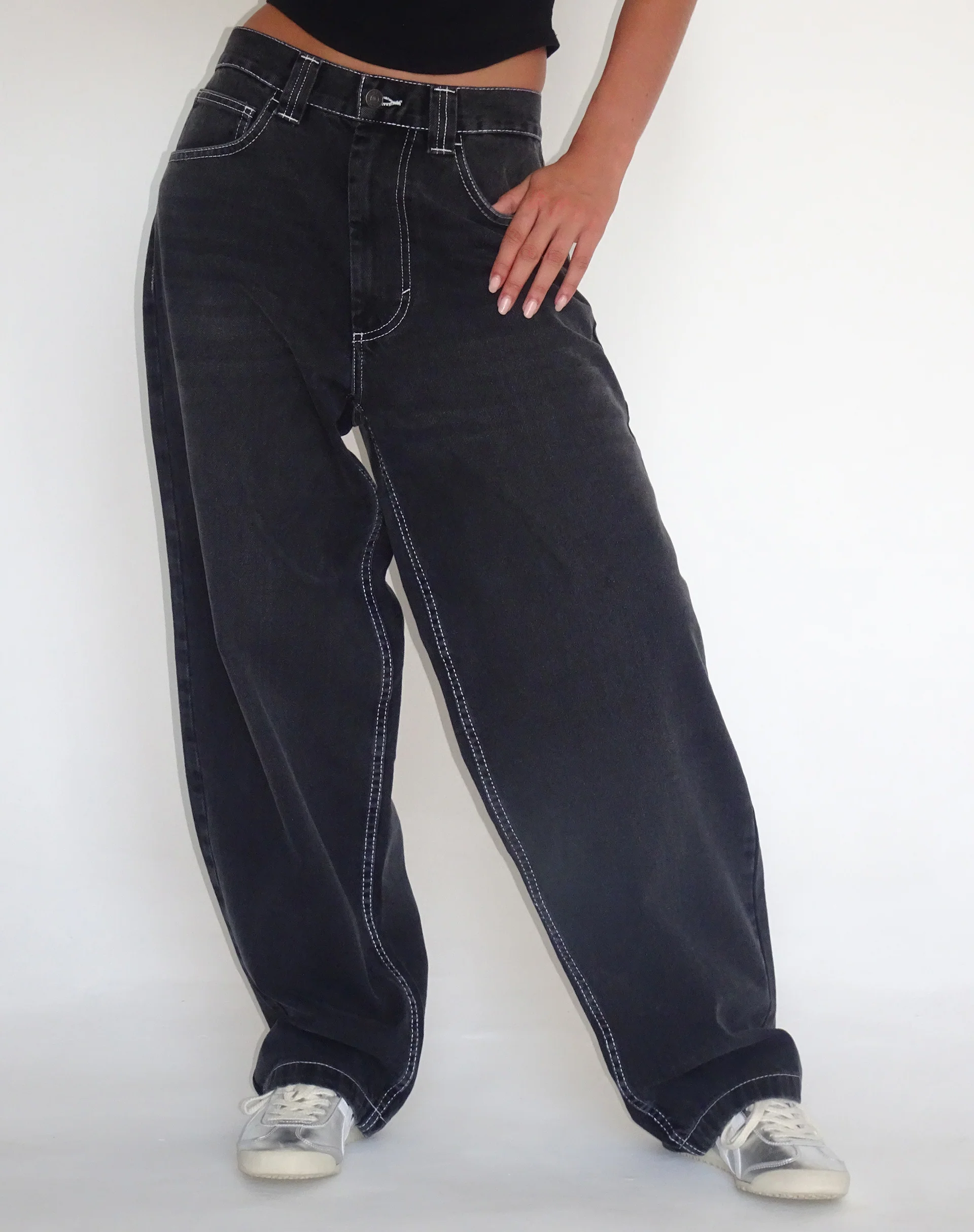 Skater Low Rise Jean in Vintage Black with White Top Stitch - Image 2