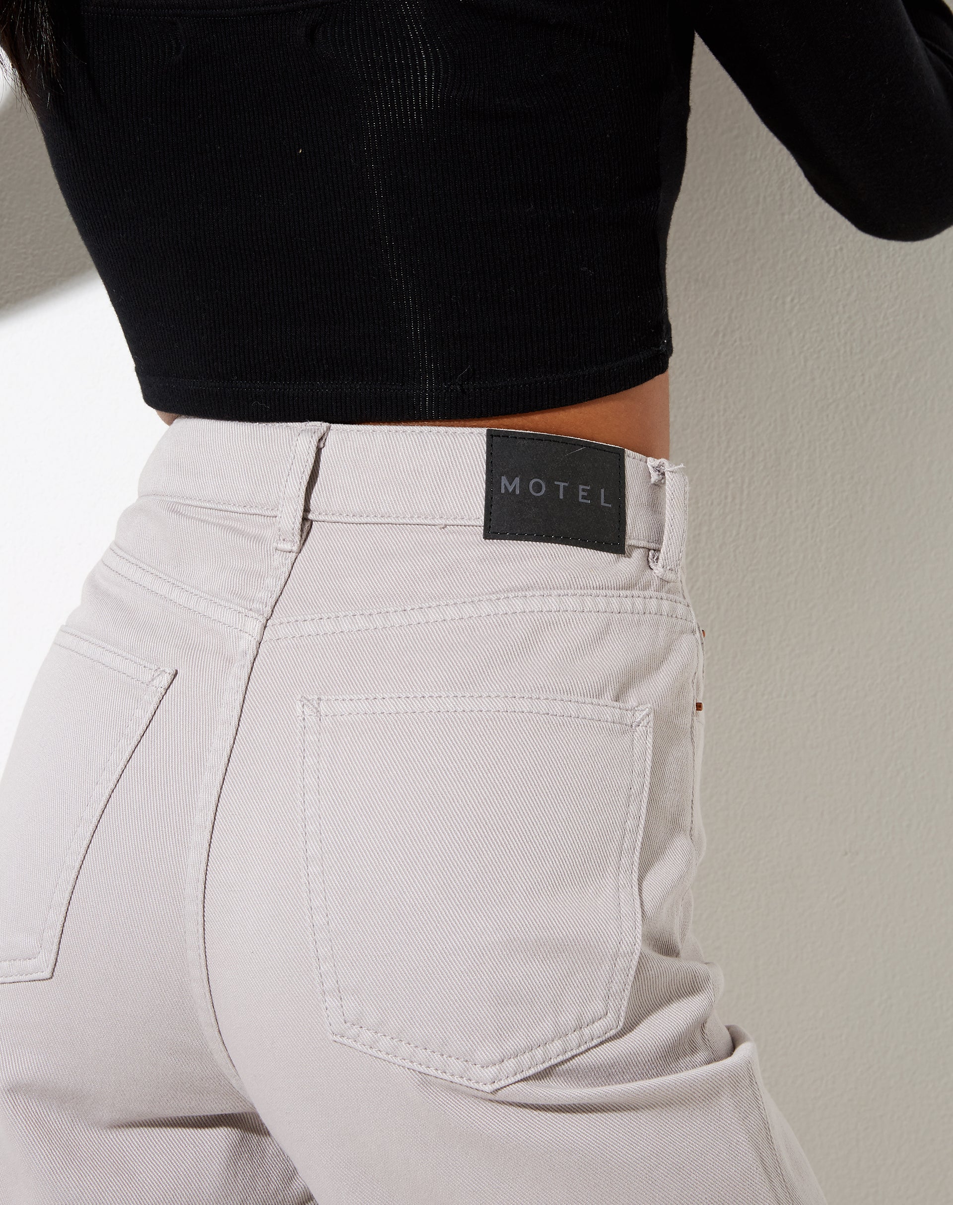 Straight Leg Jeans in Moonstruck - Image 4