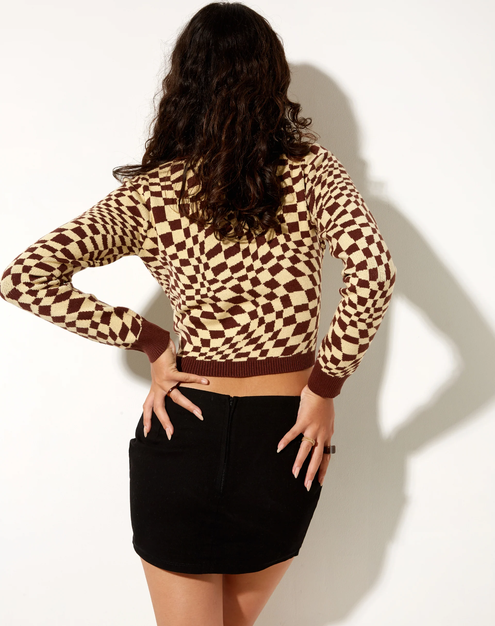 Suho Cardi in Knit Square Flag Coffee Quartz - Image 2